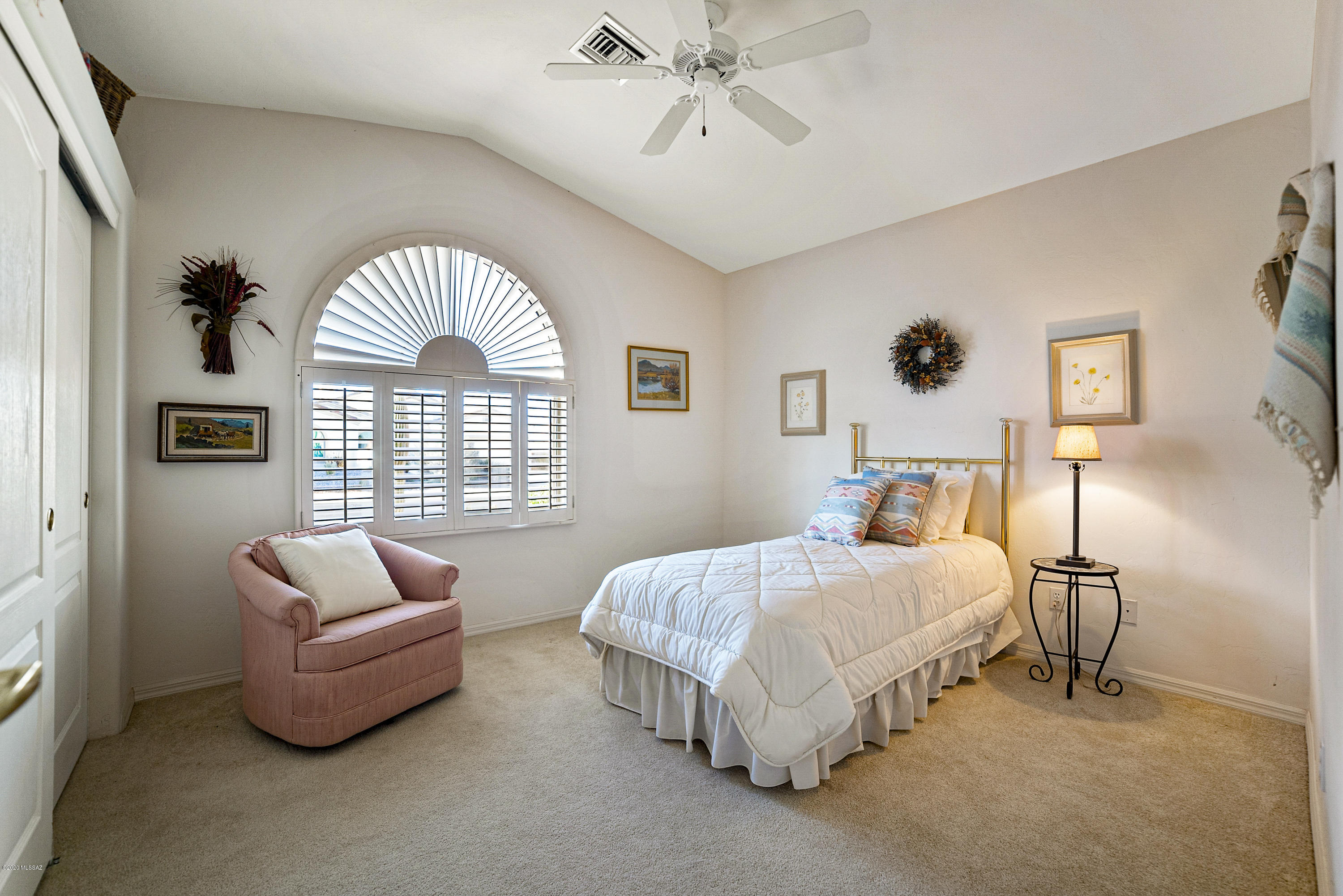 2837 S Greenside Place