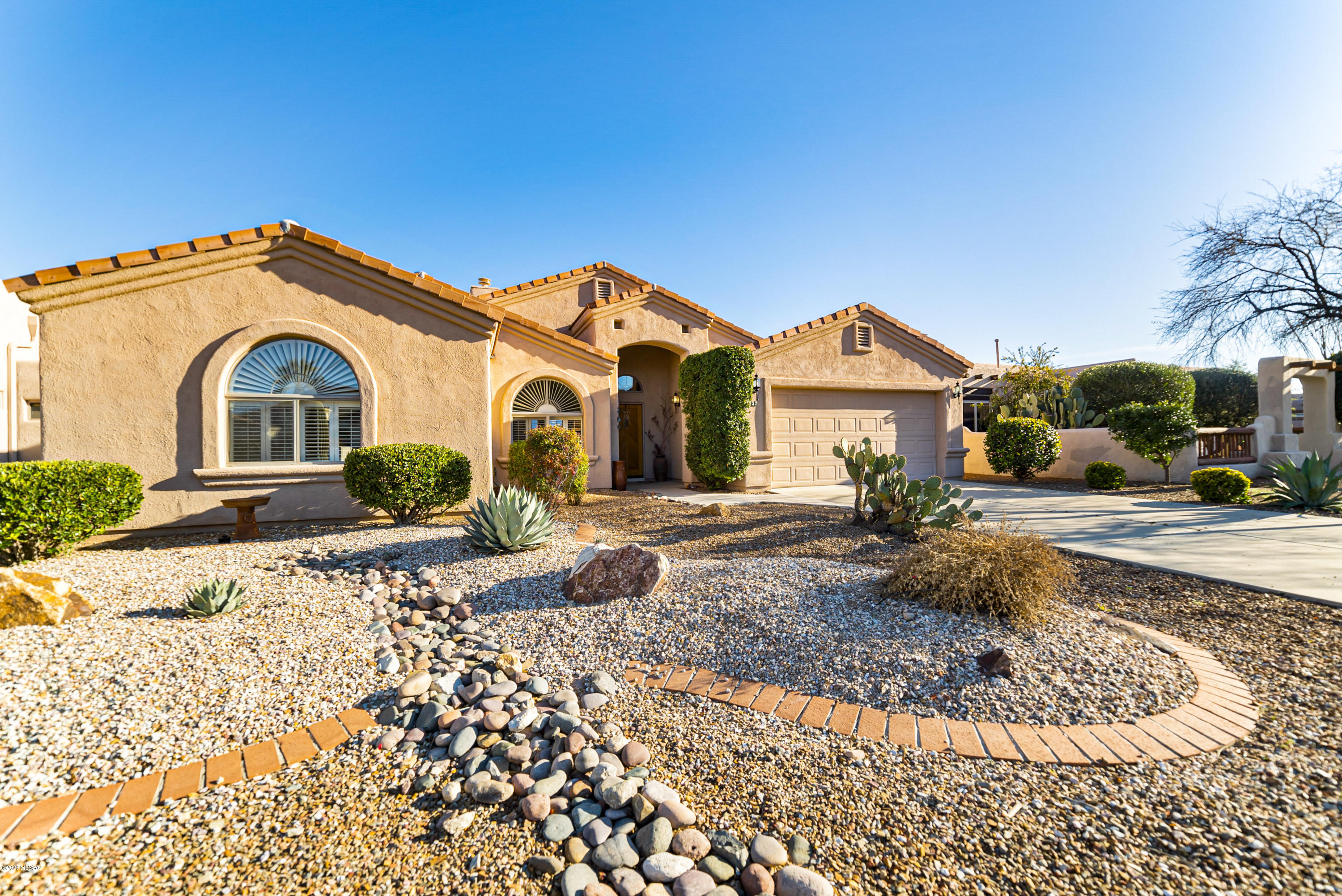 2837 S Greenside Place