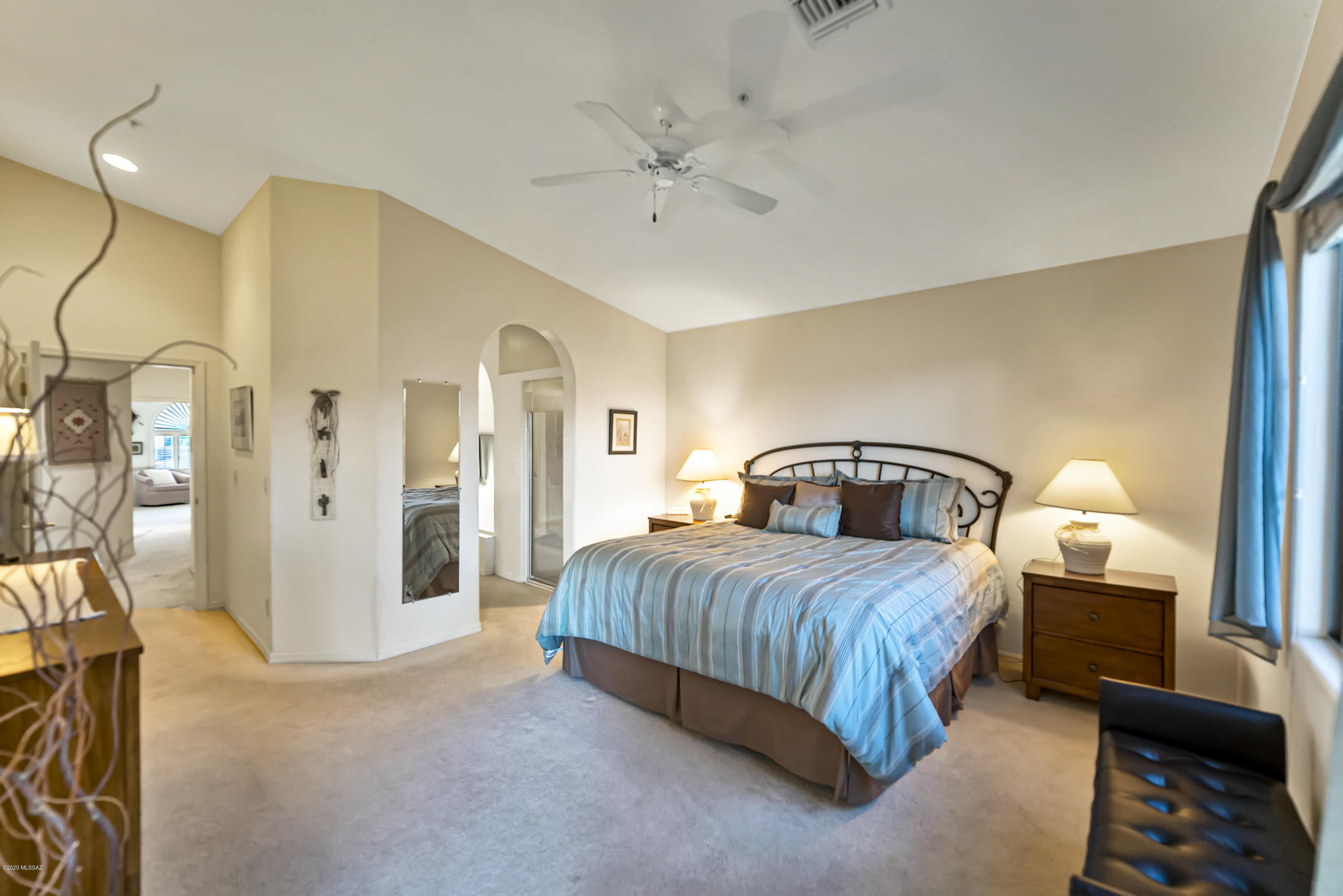 2837 S Greenside Place