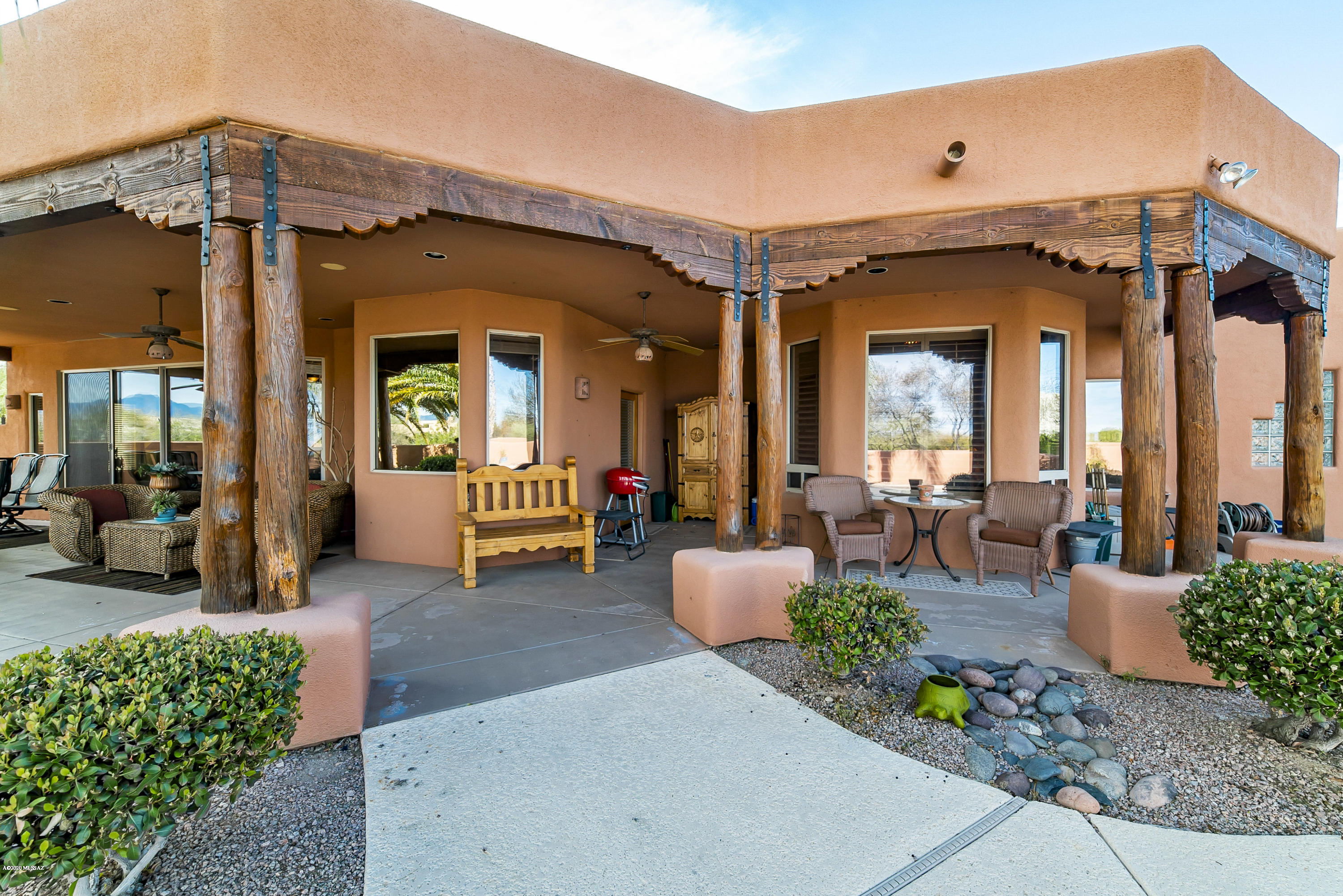 1710 W Placita Festiva