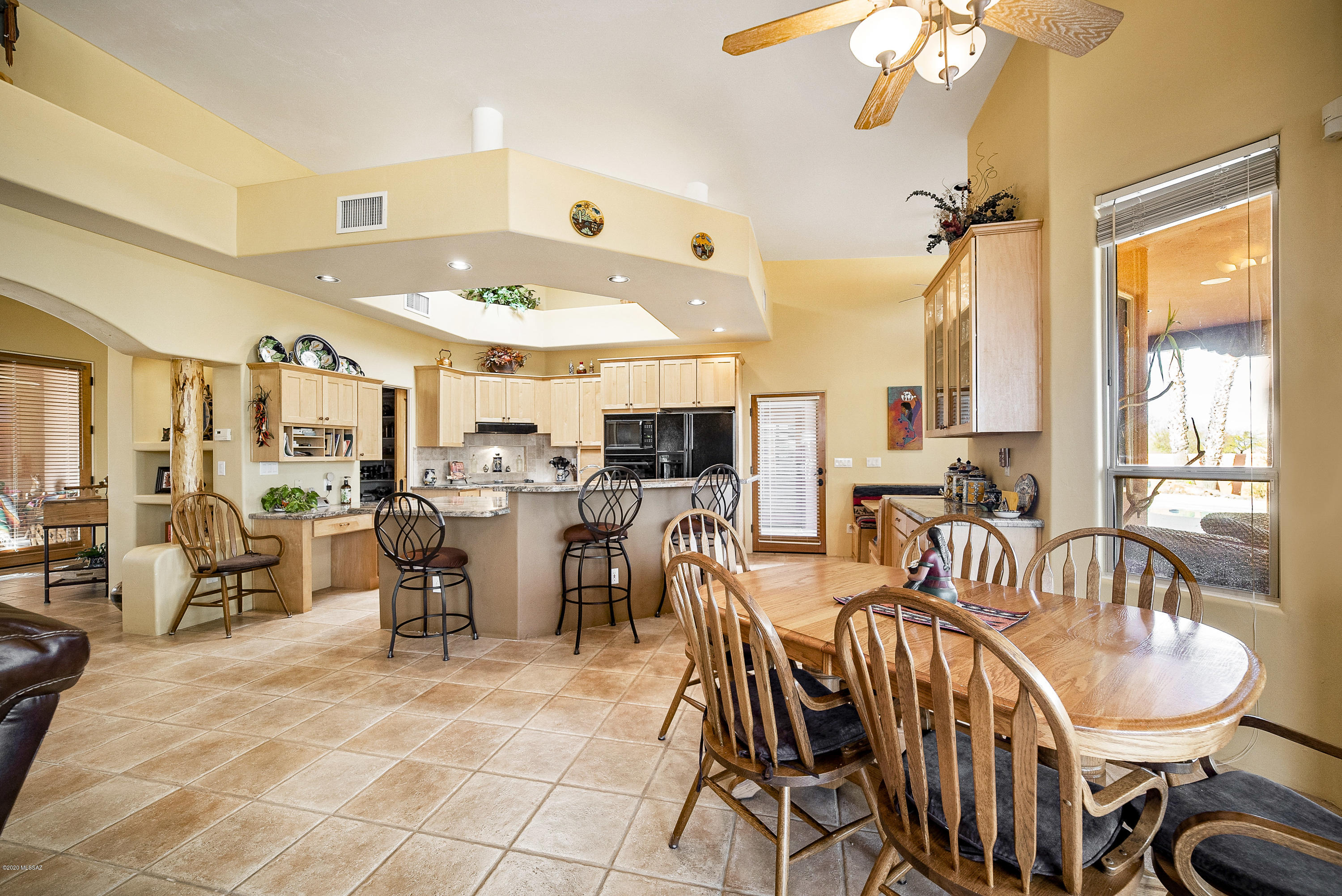 1710 W Placita Festiva