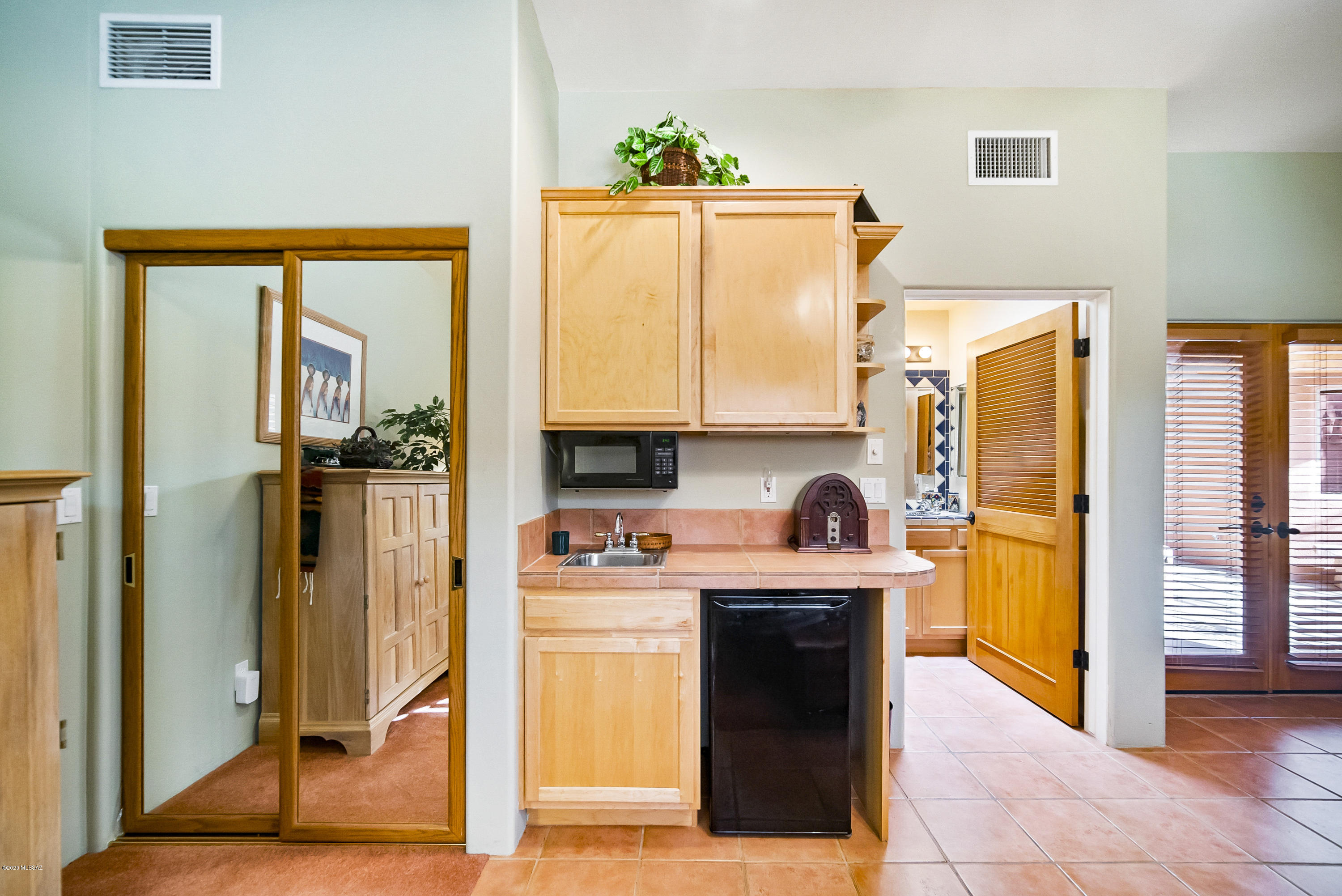 1710 W Placita Festiva