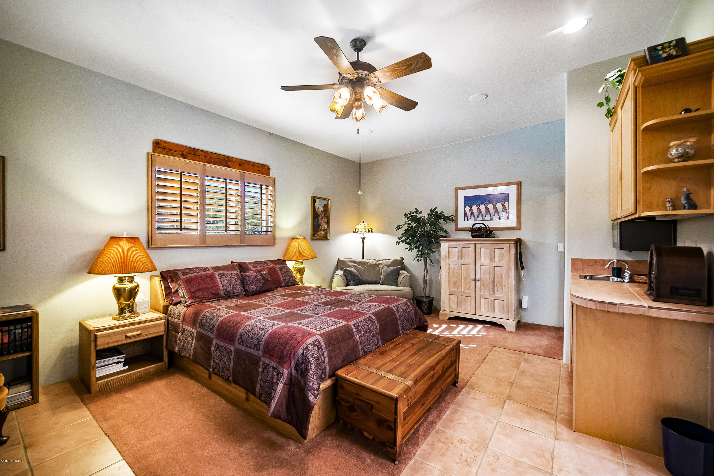 1710 W Placita Festiva