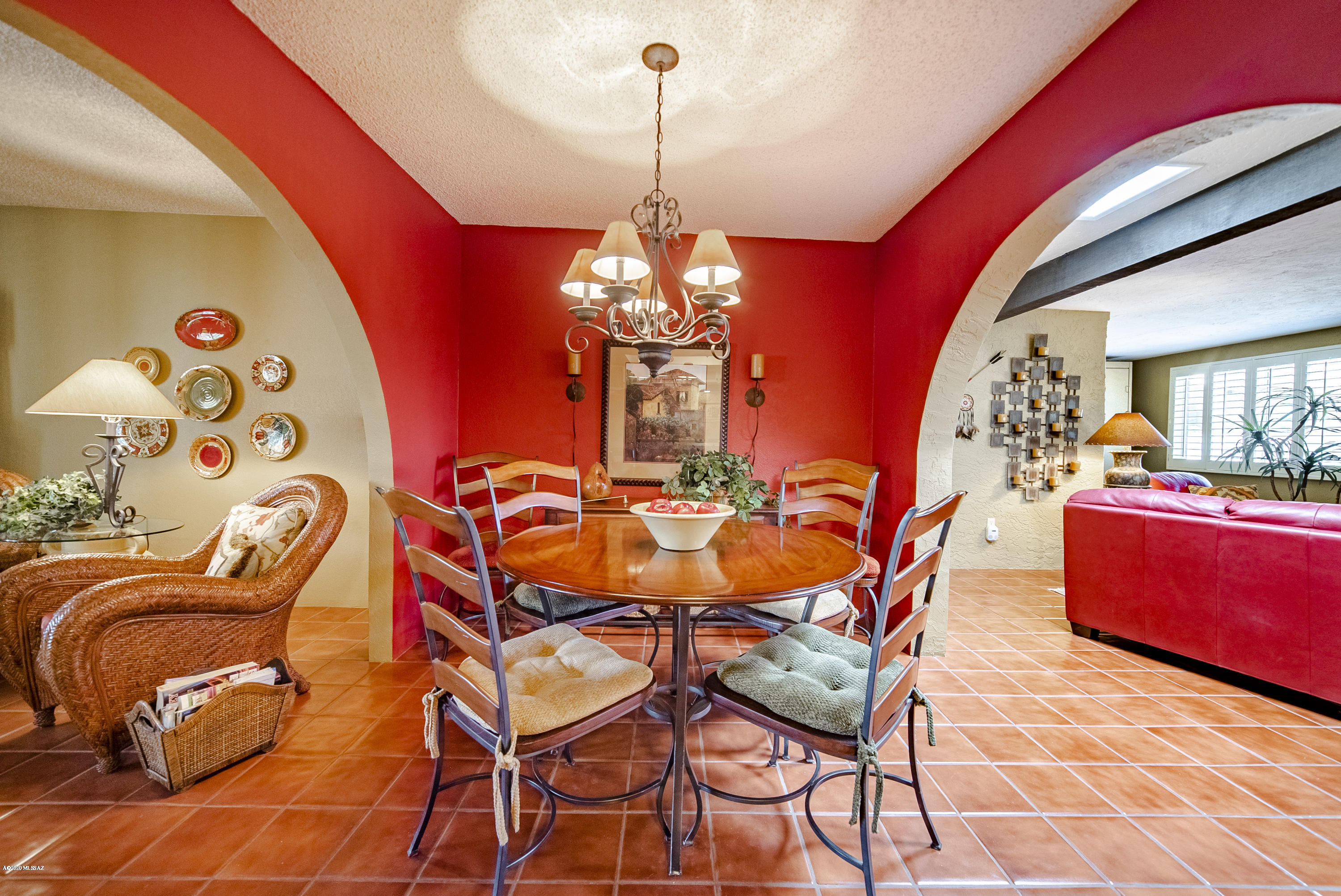 1390 N Paseo De Golf