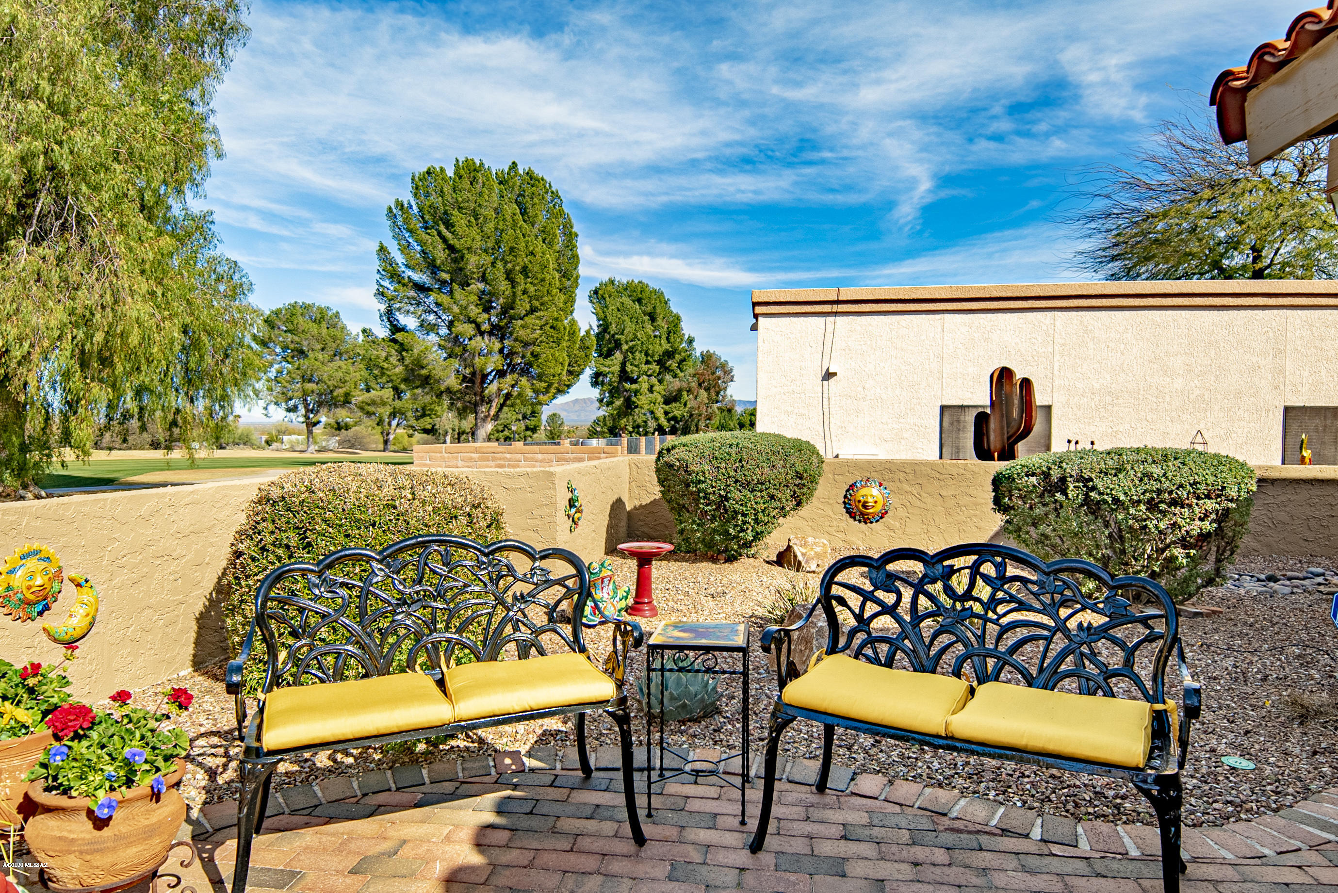 1390 N Paseo De Golf