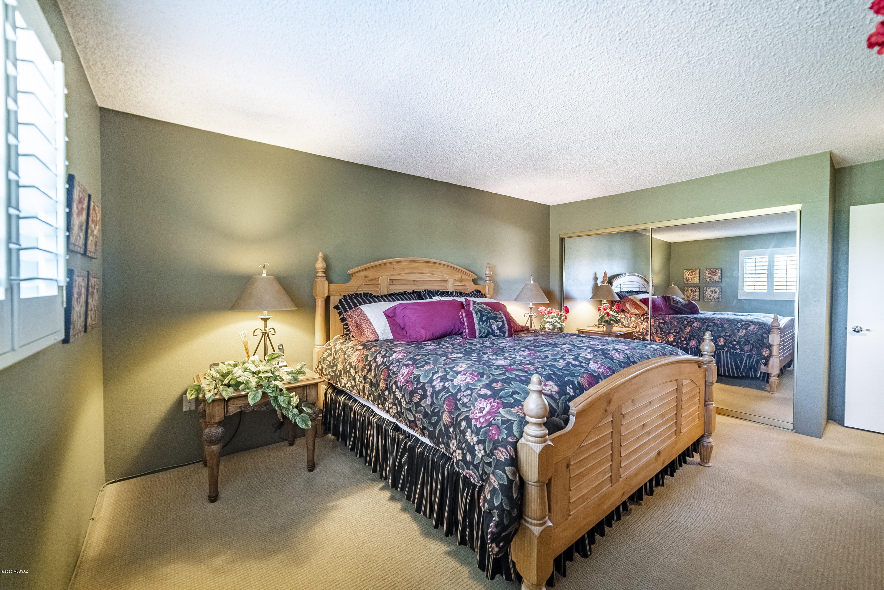 1390 N Paseo De Golf