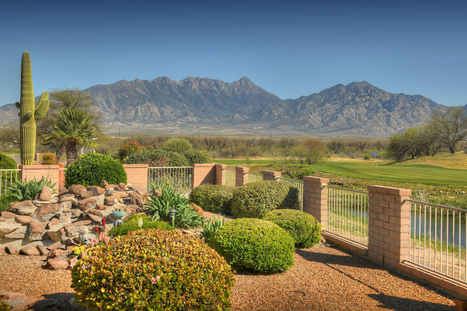 621 W Waterview Drive