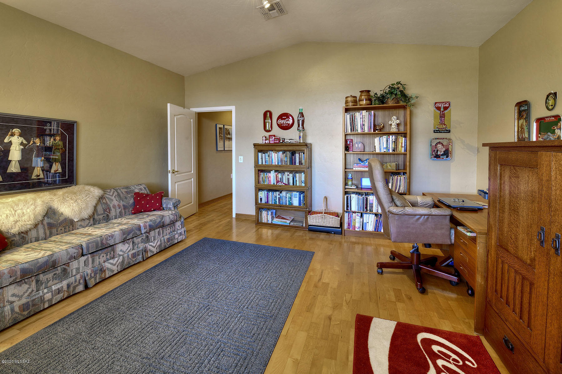 621 W Waterview Drive