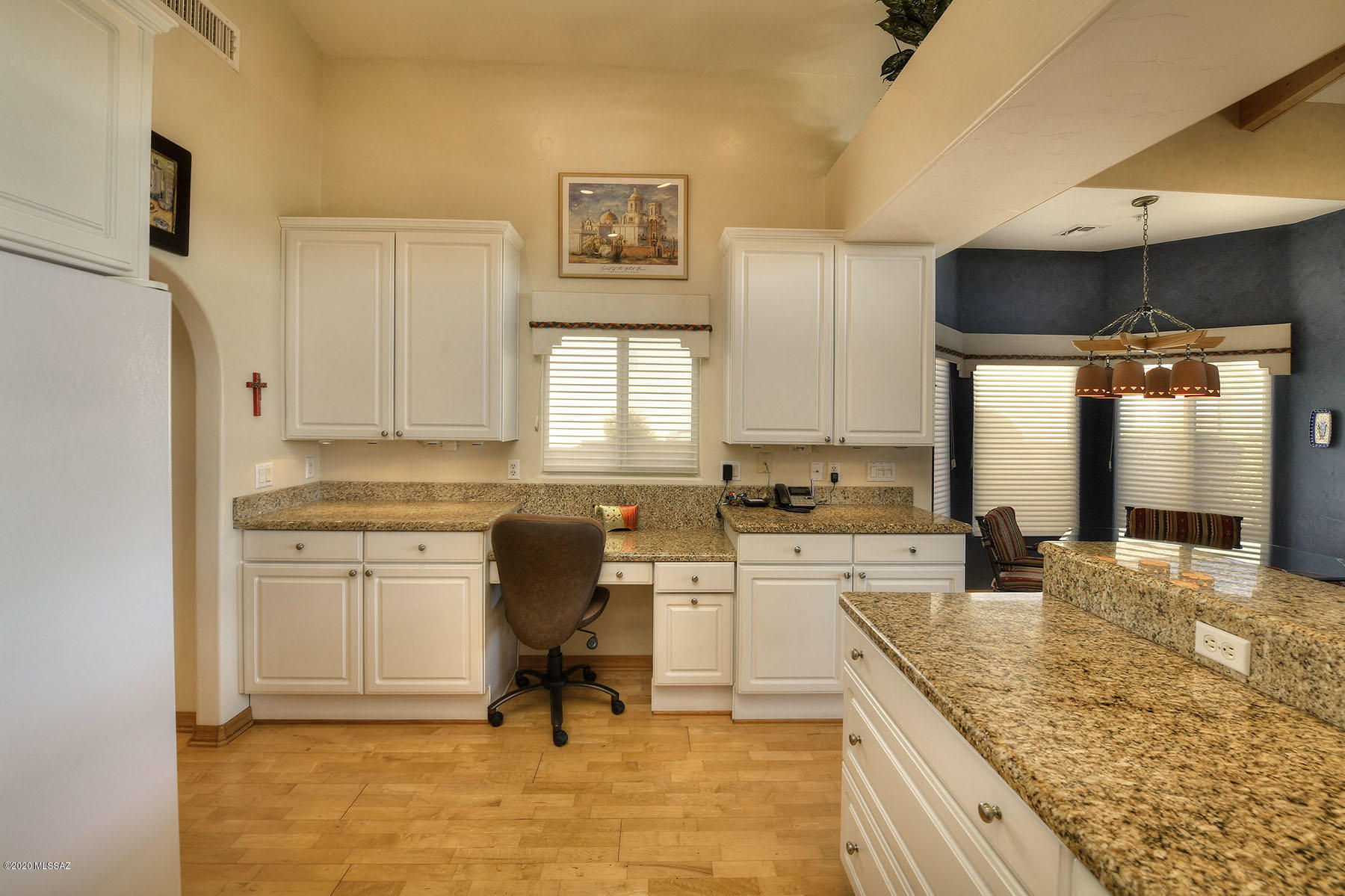 621 W Waterview Drive