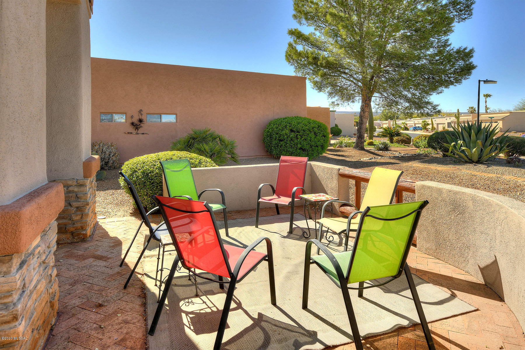 621 W Waterview Drive