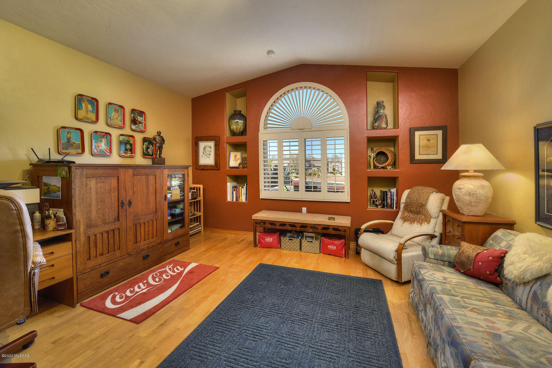 621 W Waterview Drive