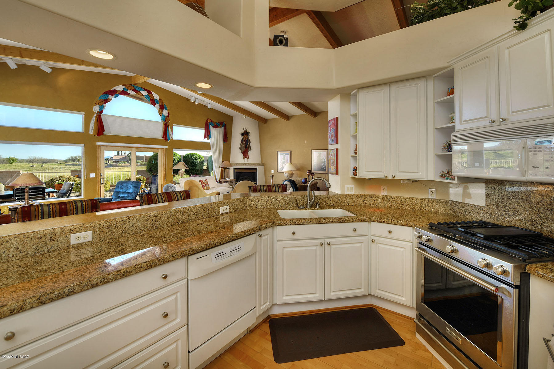 621 W Waterview Drive