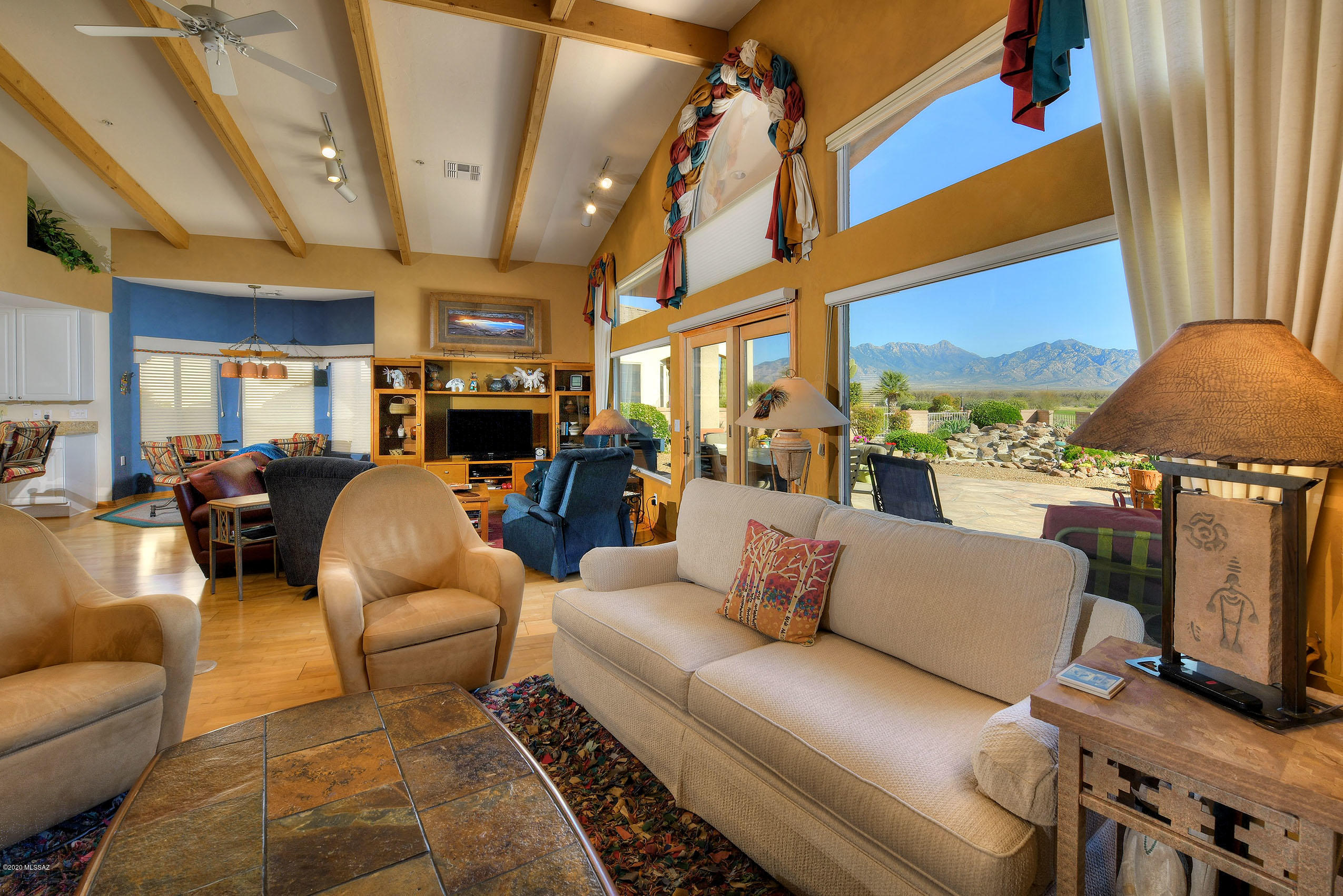 621 W Waterview Drive