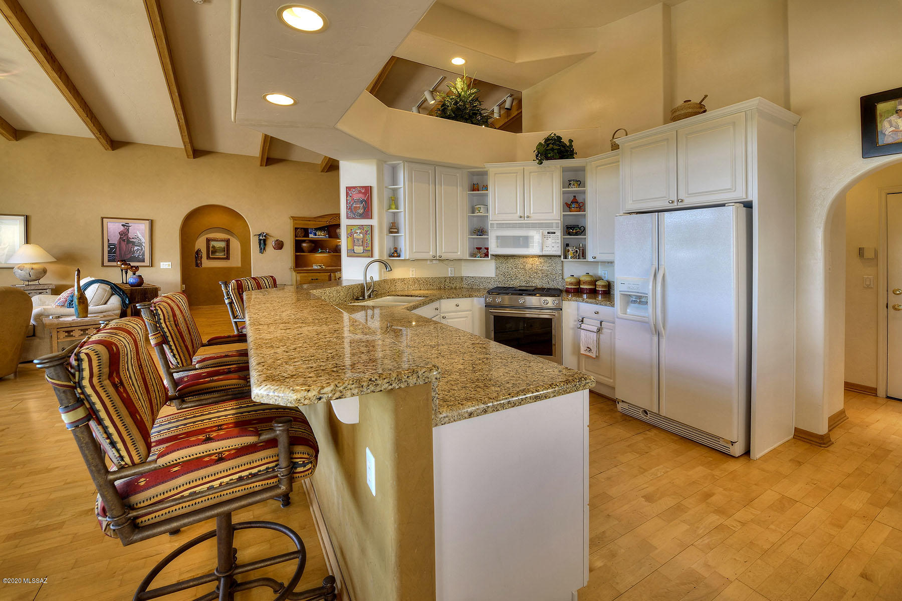 621 W Waterview Drive