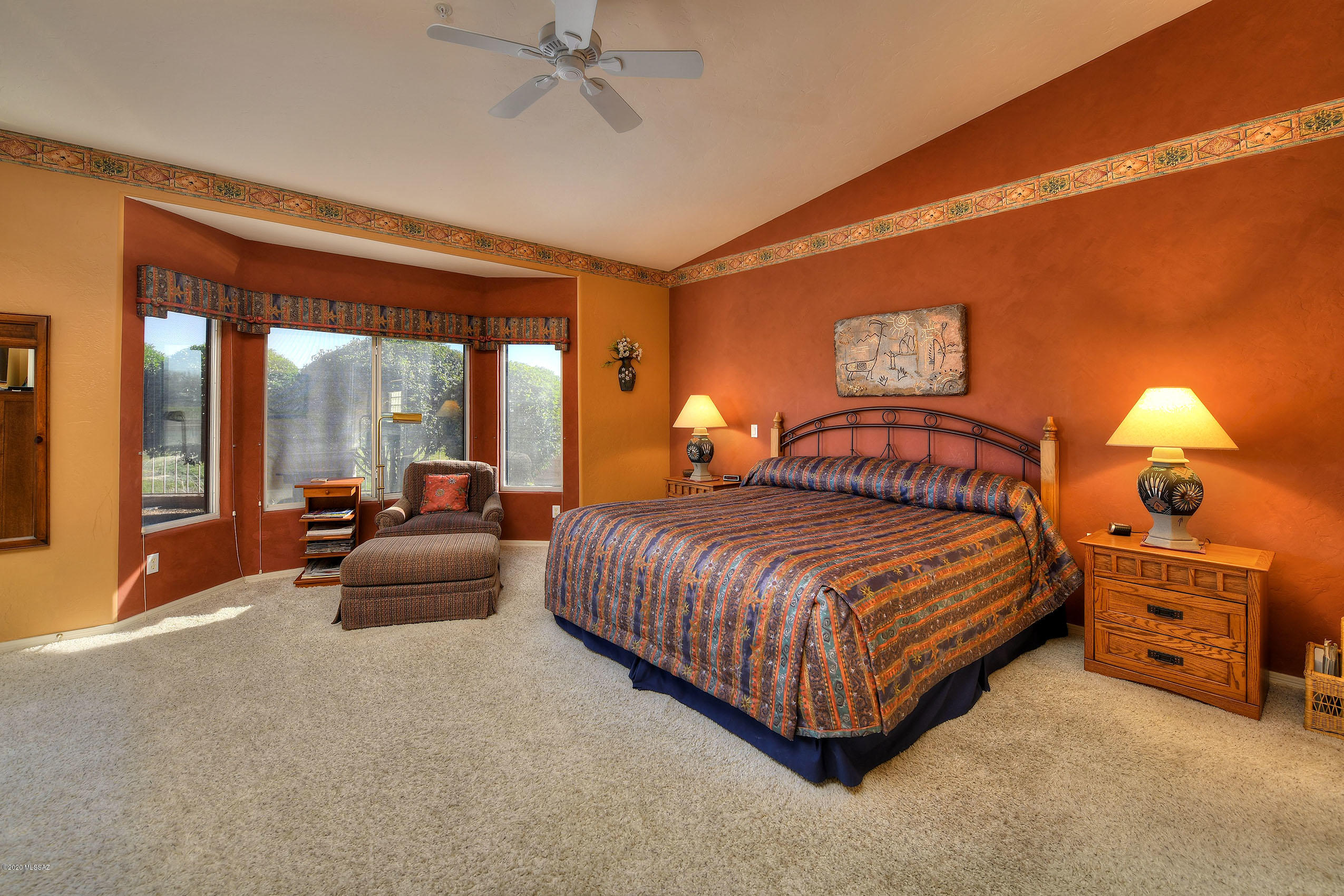 621 W Waterview Drive