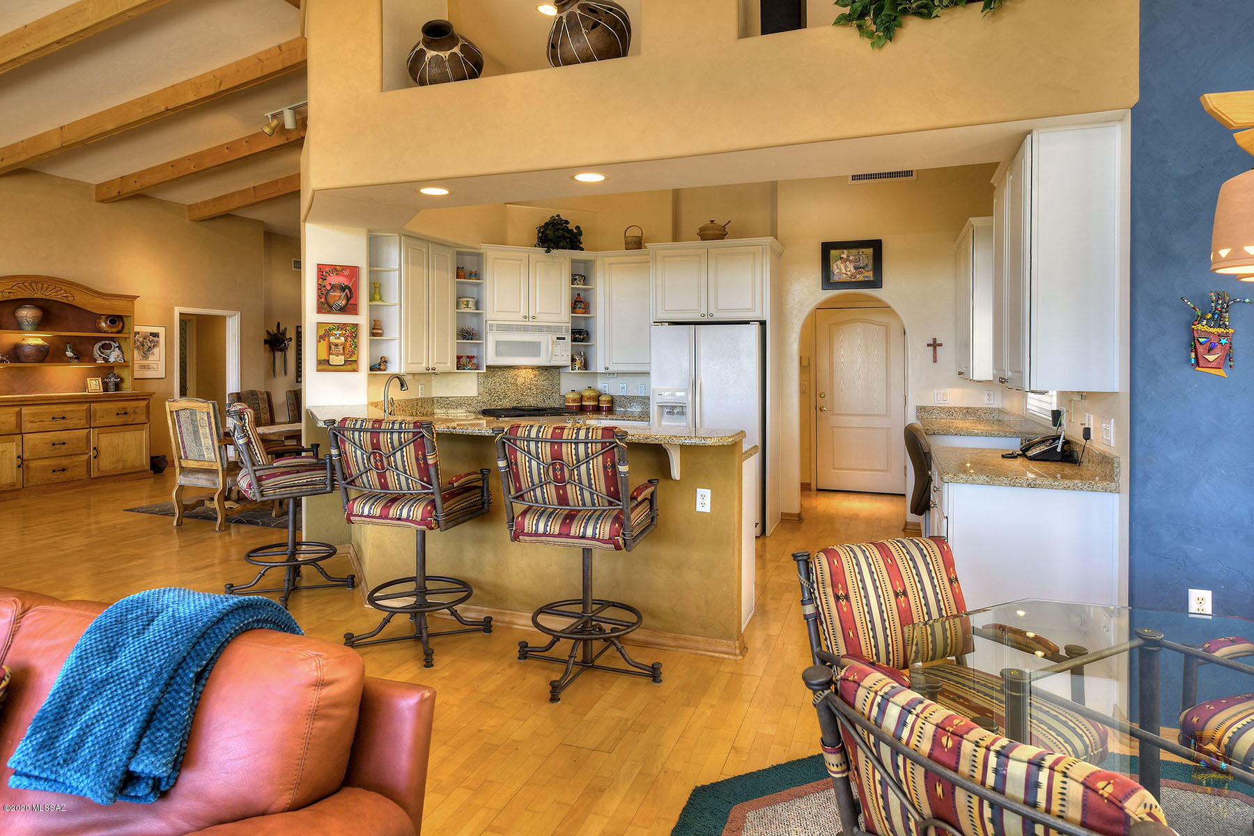 621 W Waterview Drive