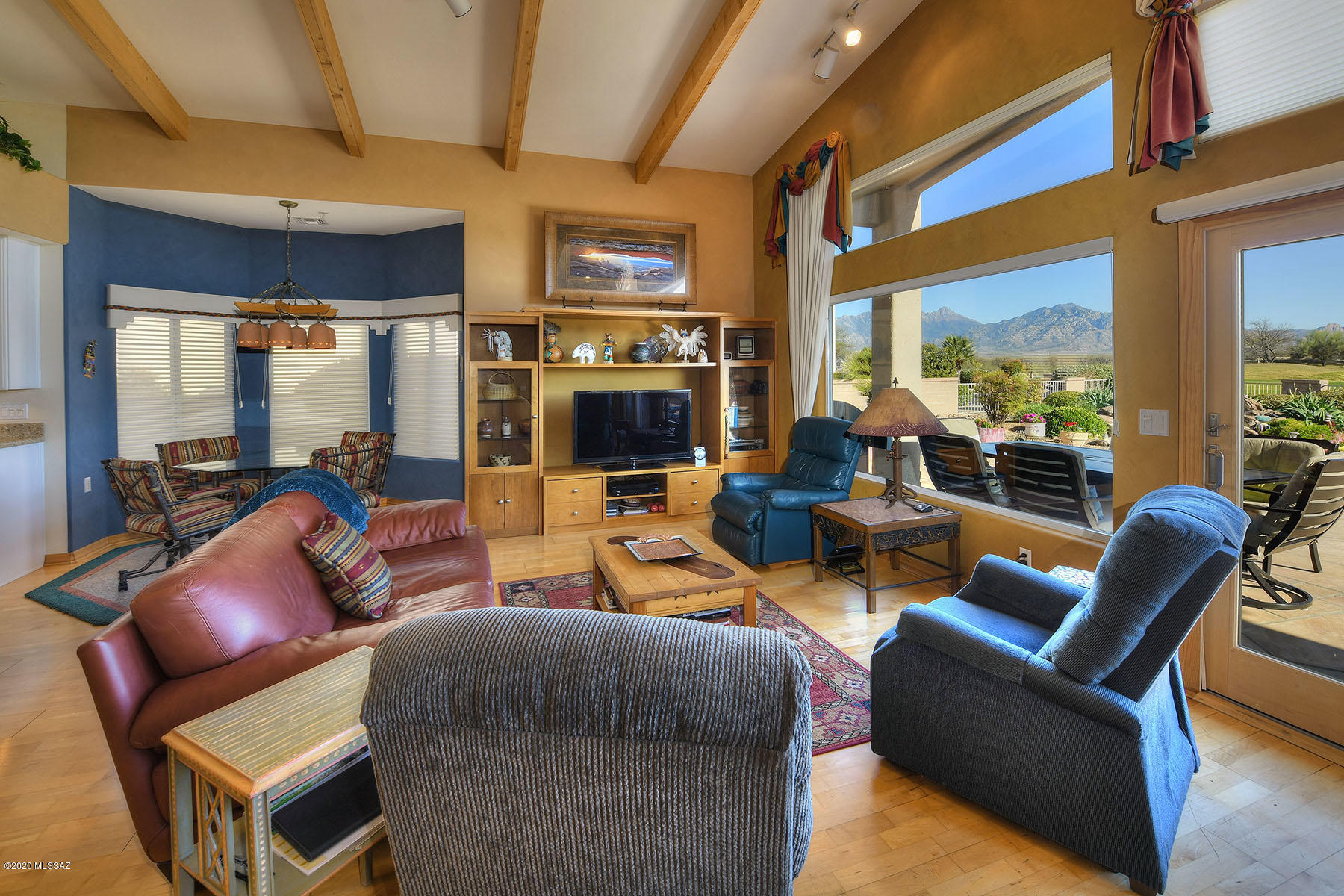 621 W Waterview Drive