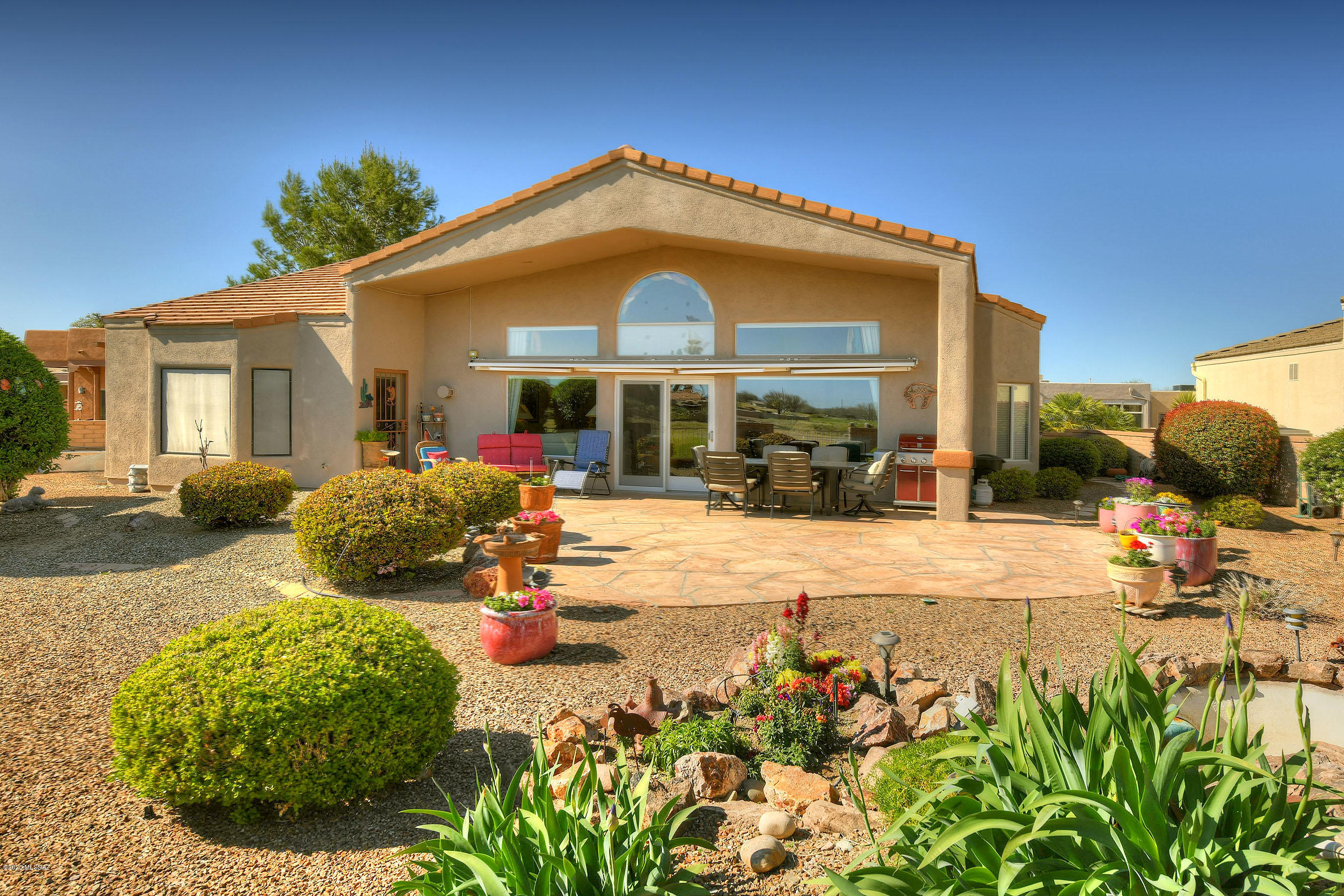 621 W Waterview Drive