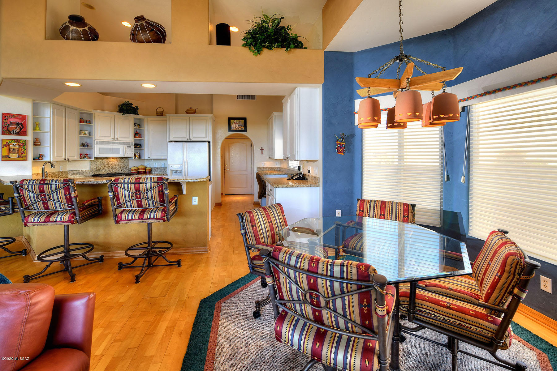 621 W Waterview Drive