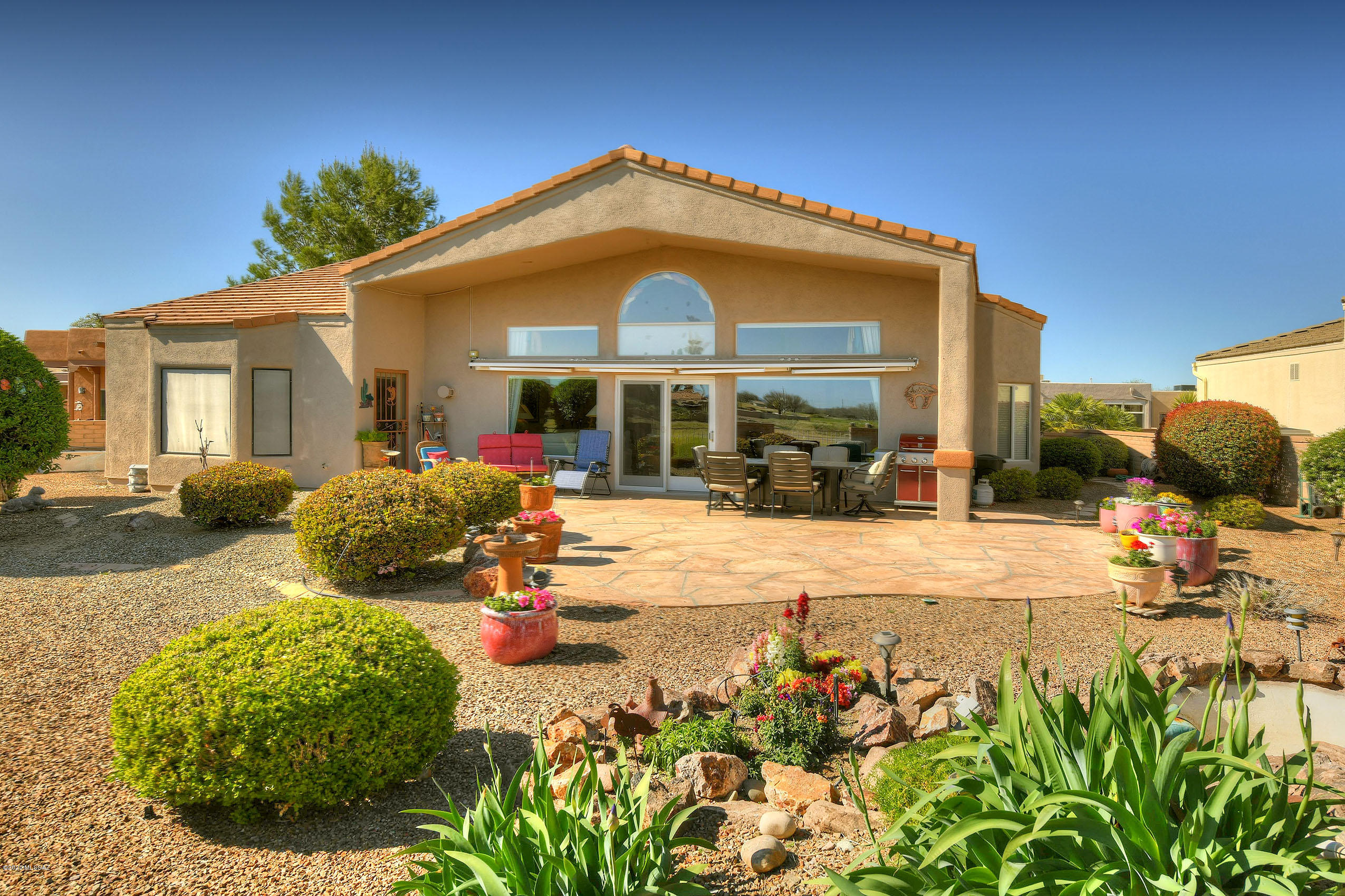 621 W Waterview Drive