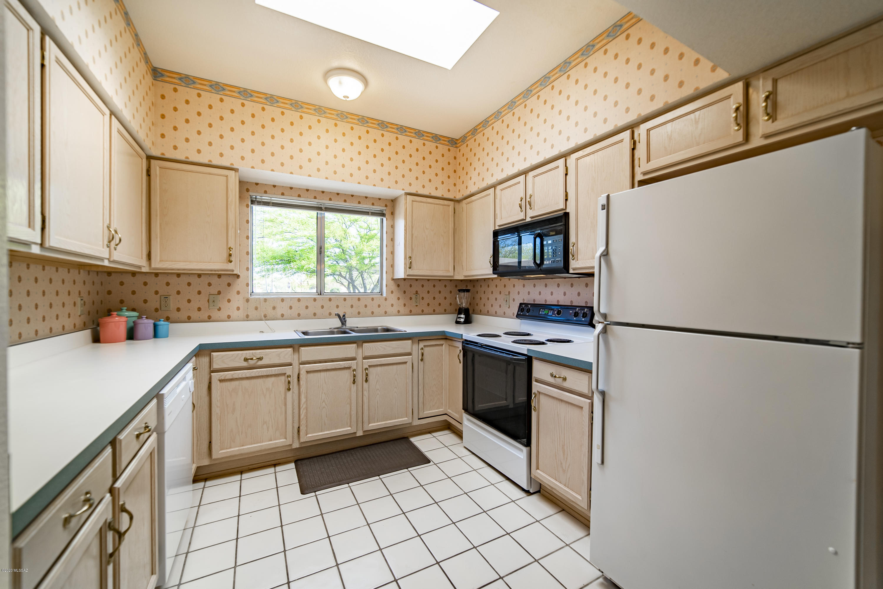 1770 W Camino Estelar