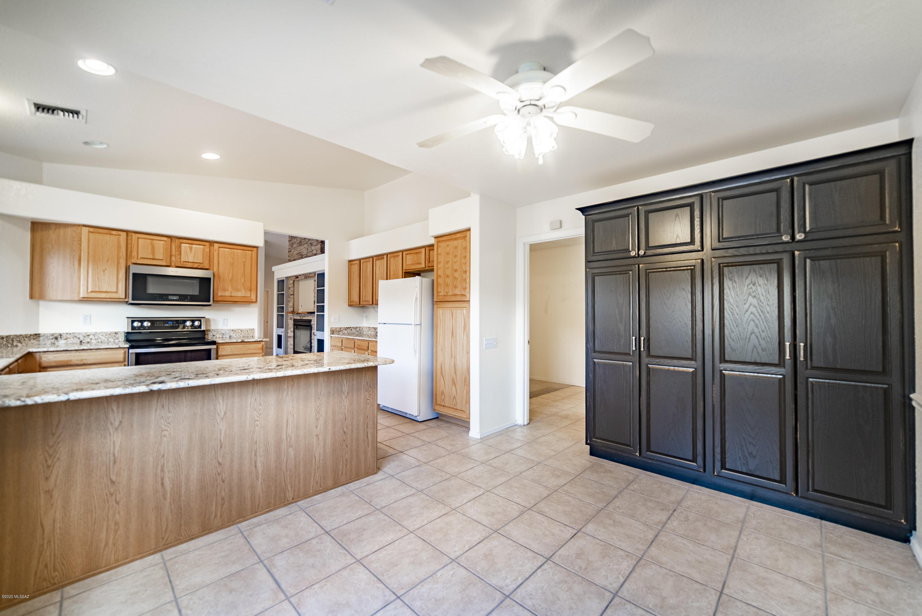 1906 W Mintbush Drive