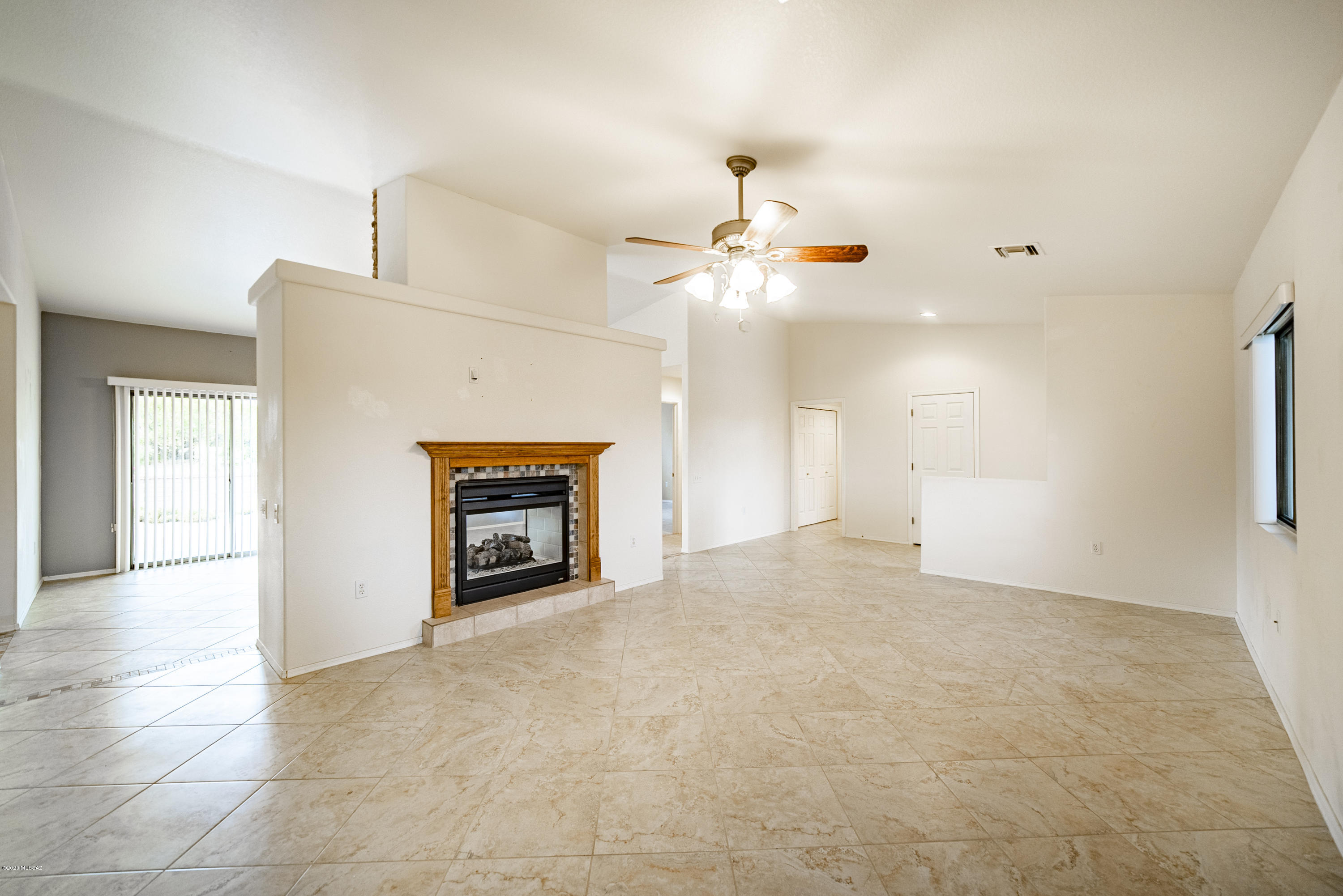 1906 W Mintbush Drive