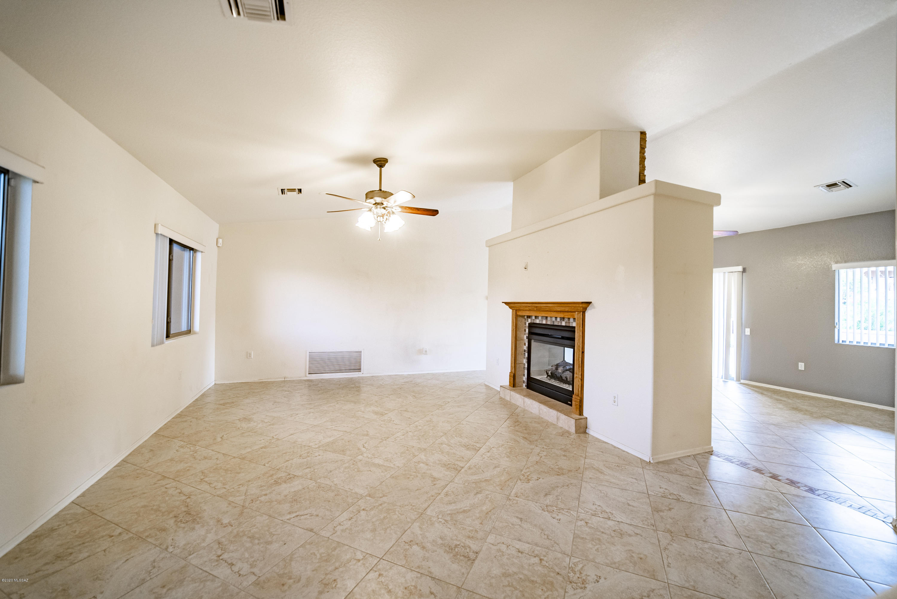 1906 W Mintbush Drive