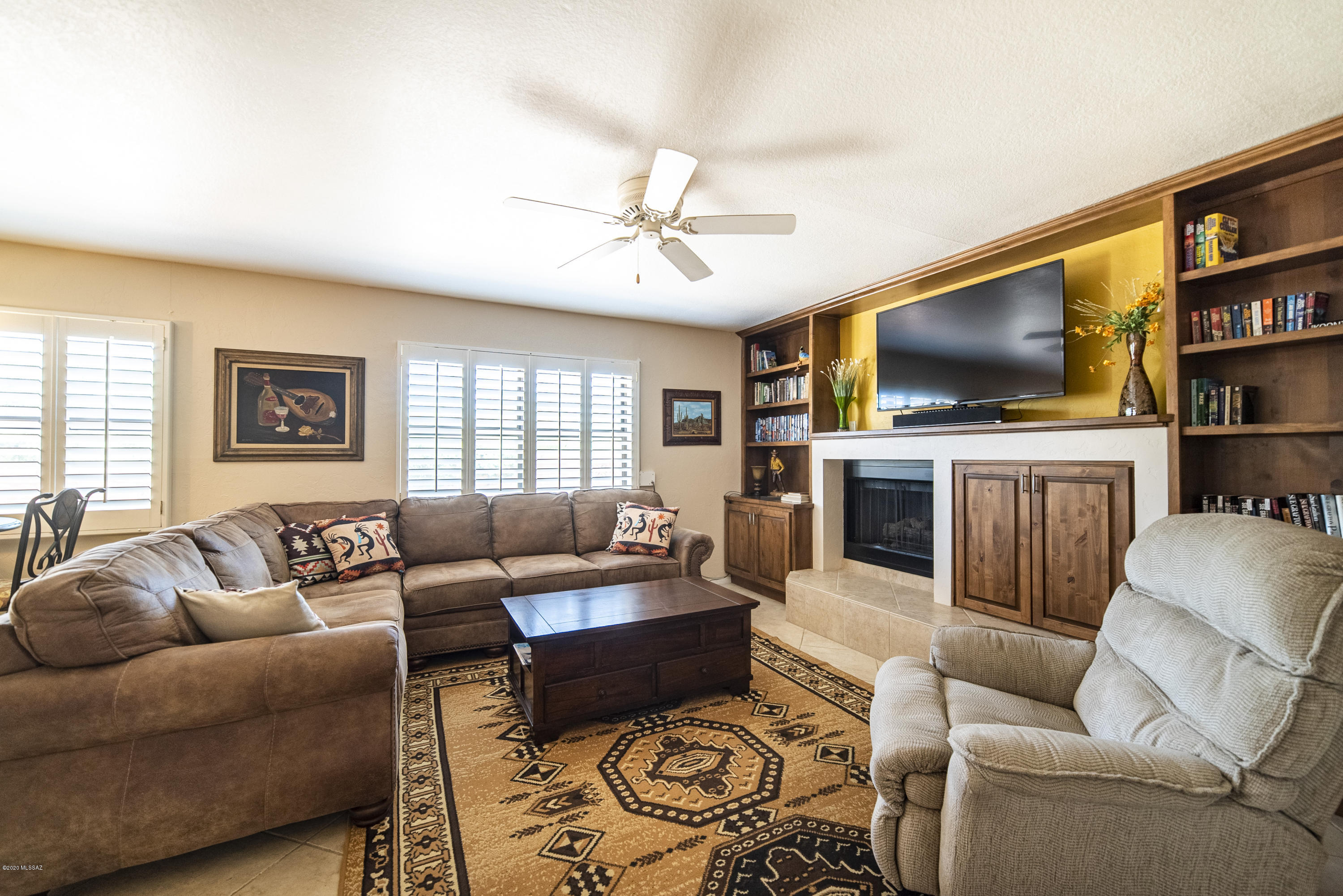 310 E Paseo Chuparosas