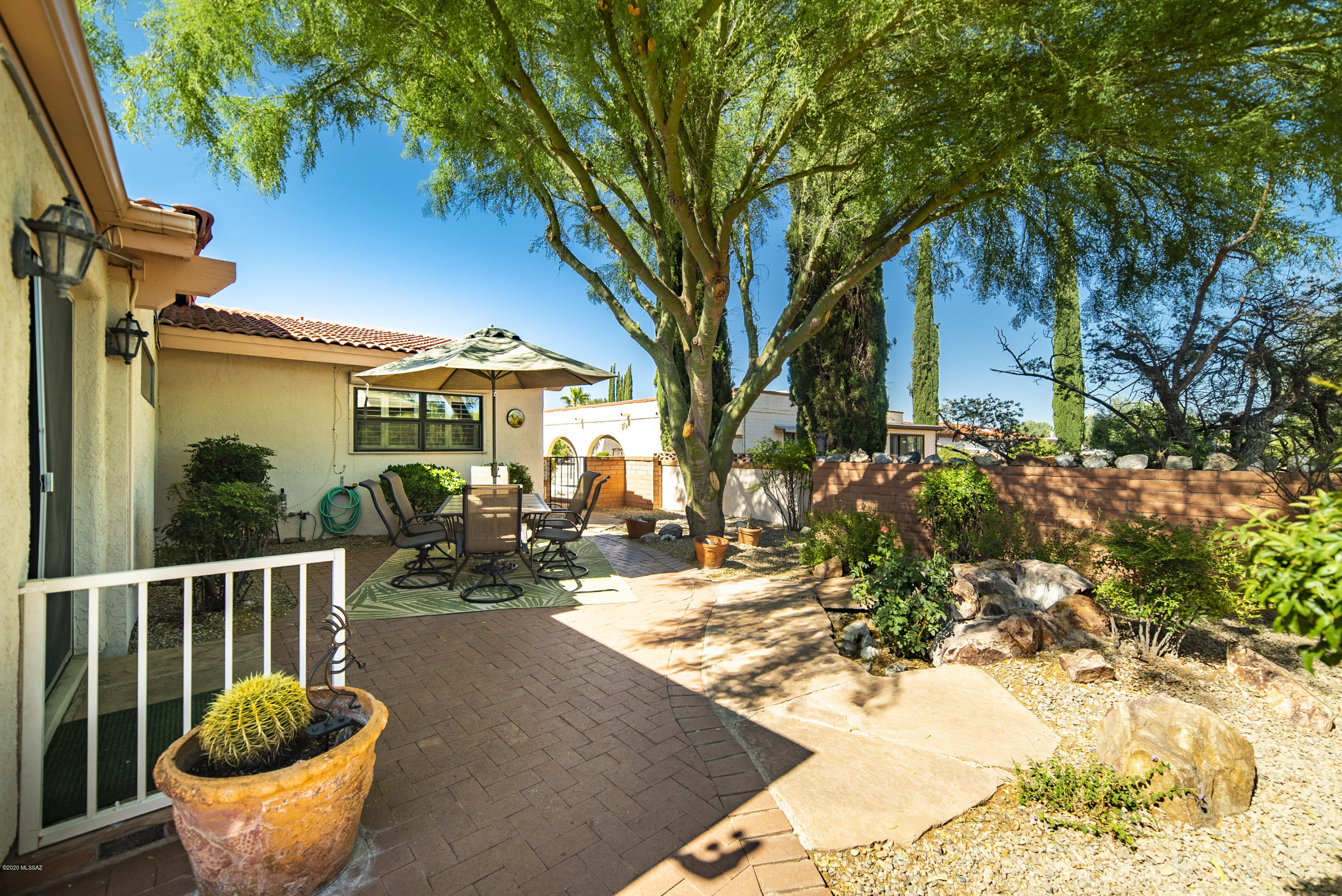 310 E Paseo Chuparosas