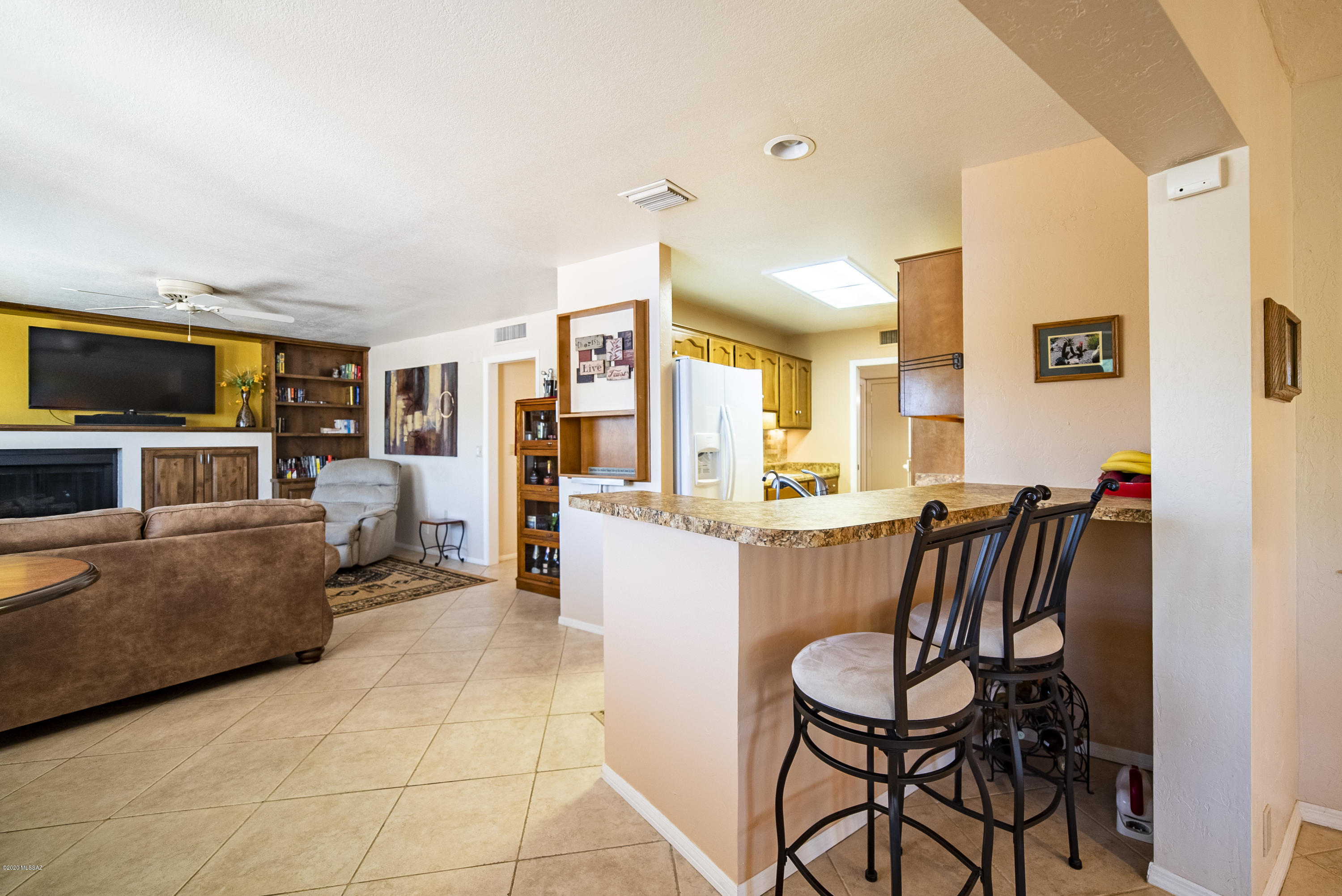 310 E Paseo Chuparosas