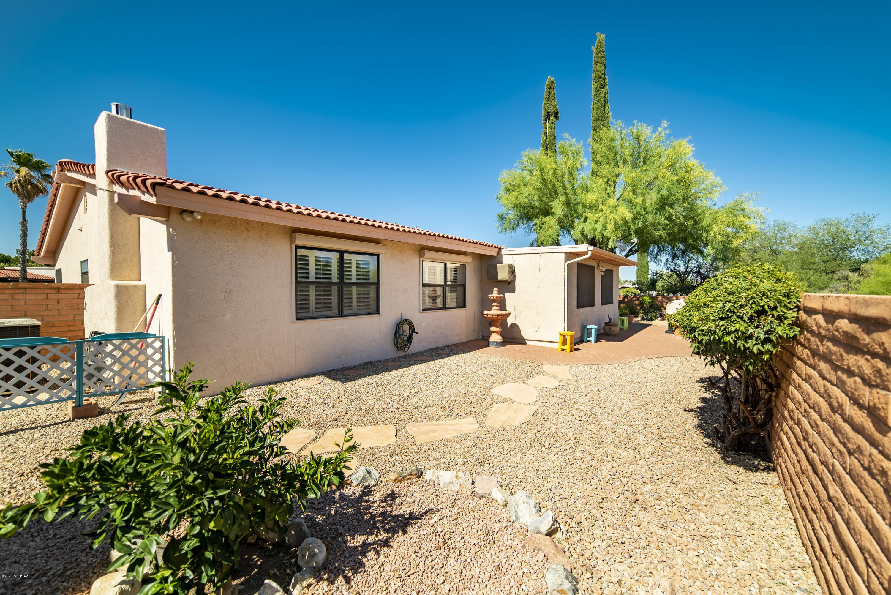 310 E Paseo Chuparosas