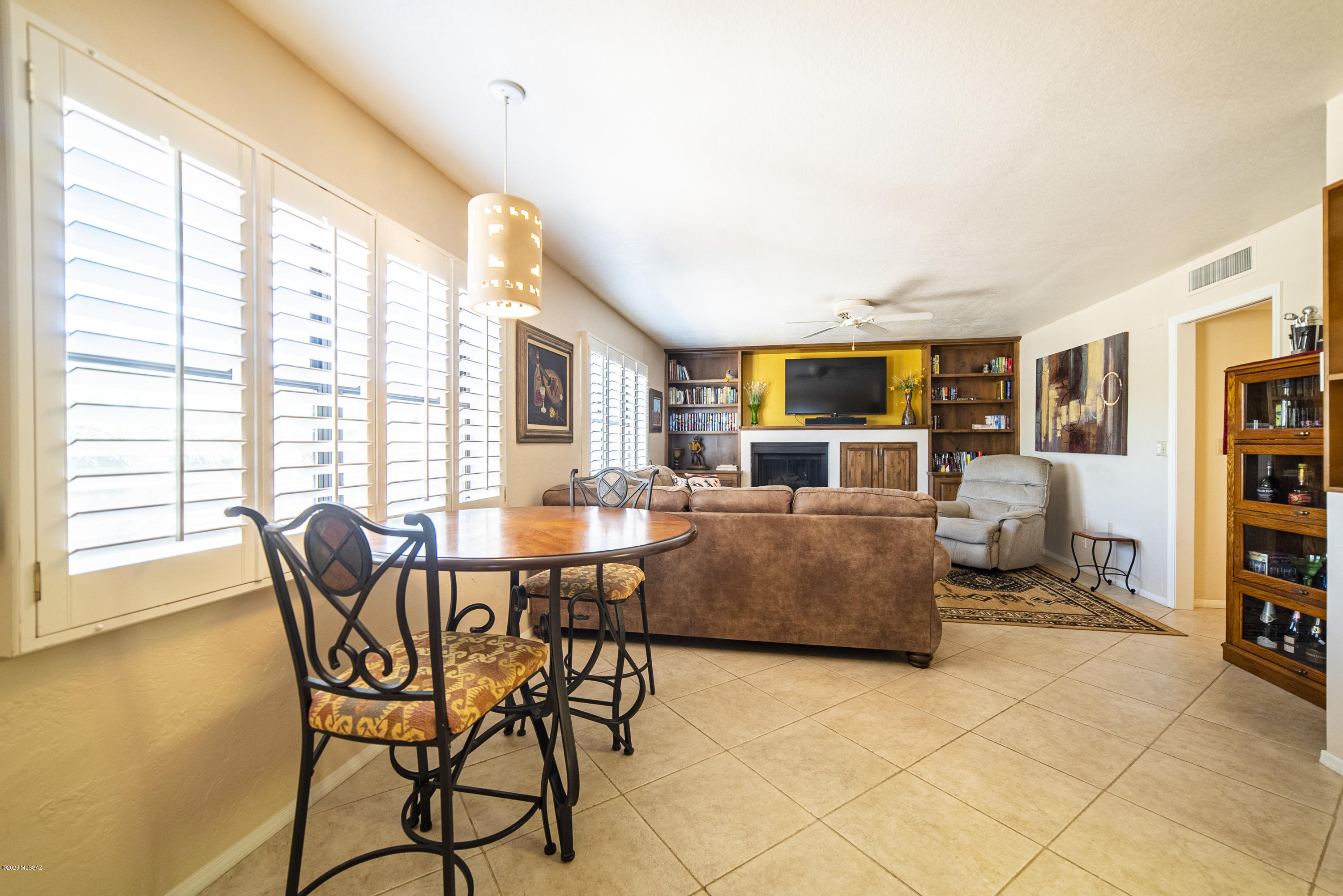 310 E Paseo Chuparosas