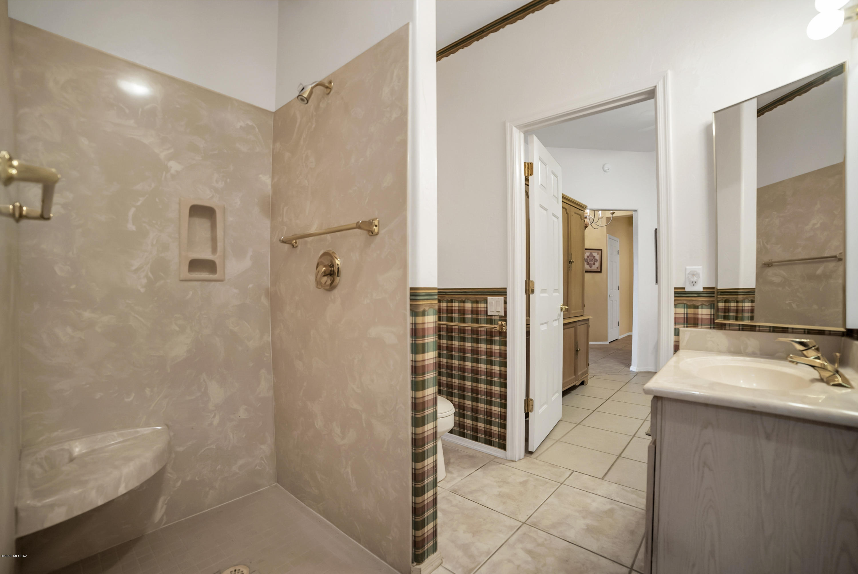 4701 S Fairfax Drive