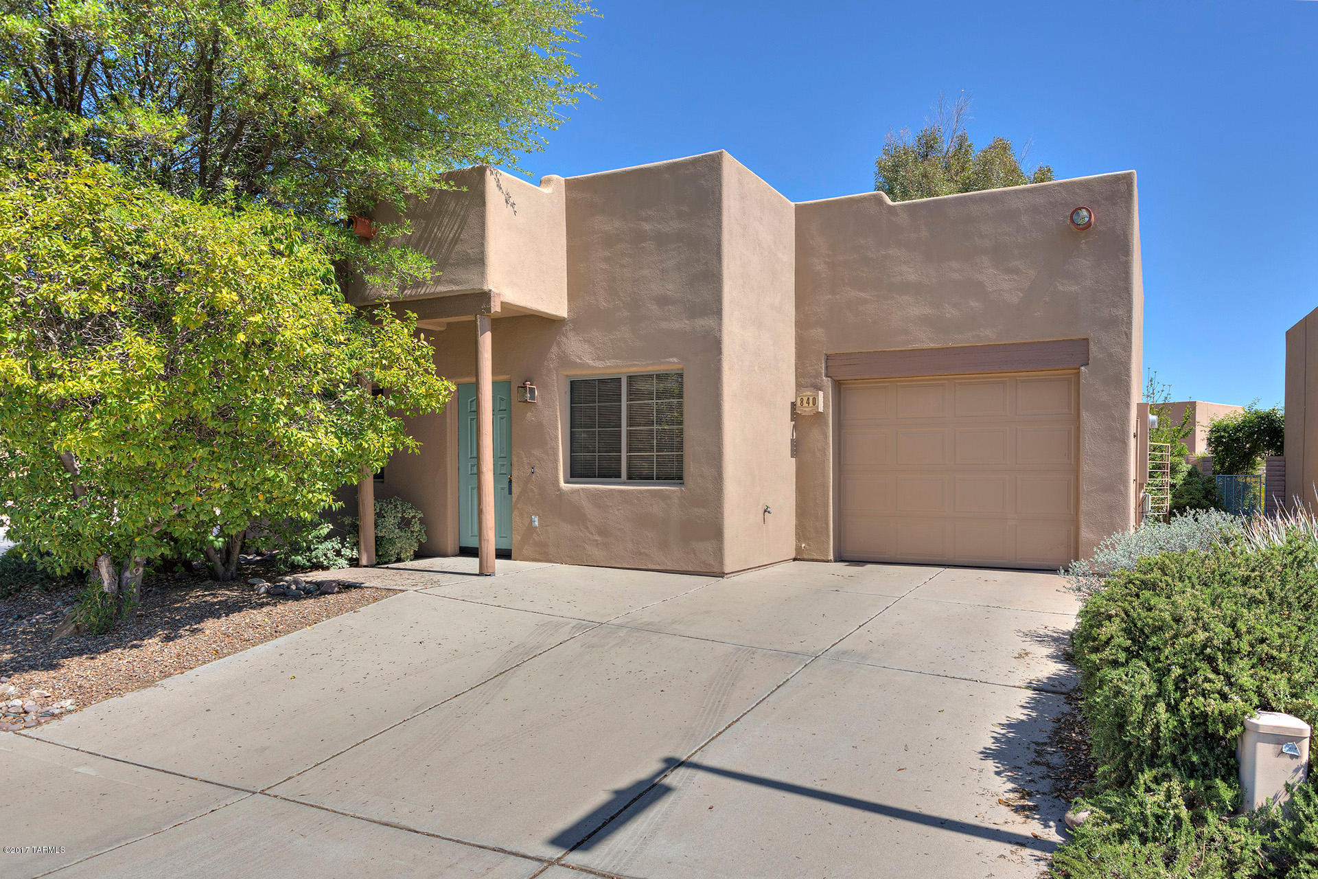 840 W Via Rio Fuerte