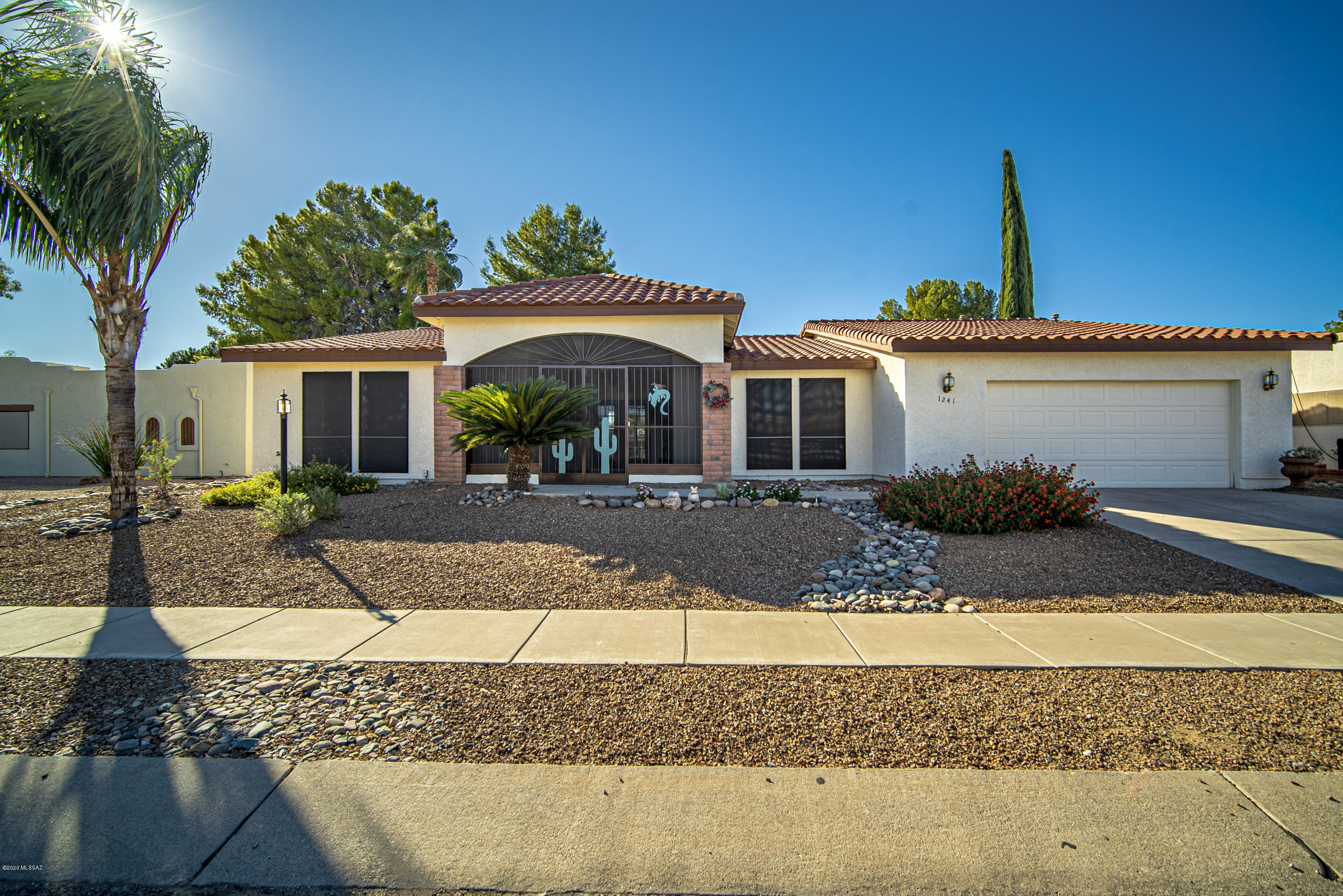 1241 N Paseo Del Cervato