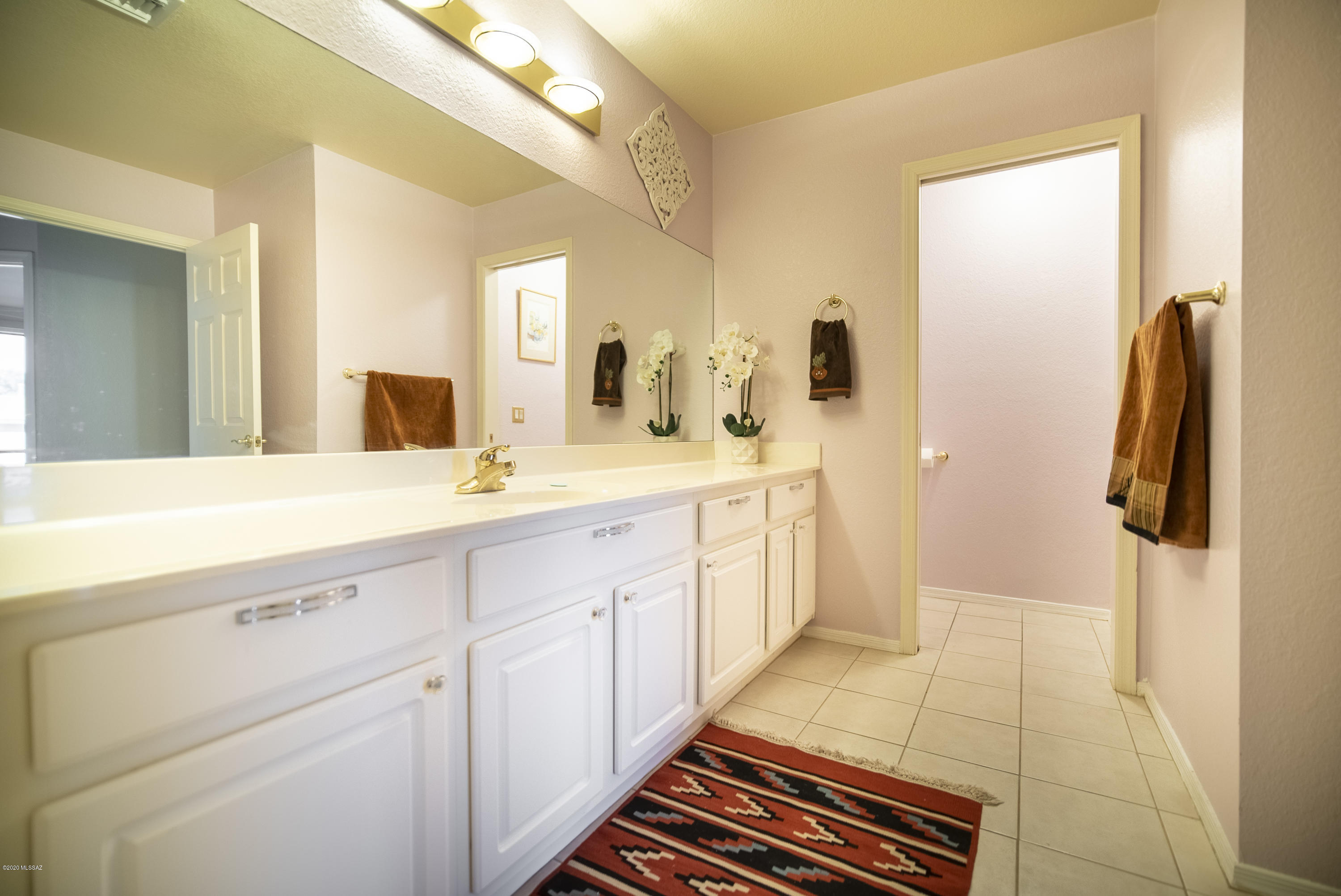 1241 N Paseo Del Cervato