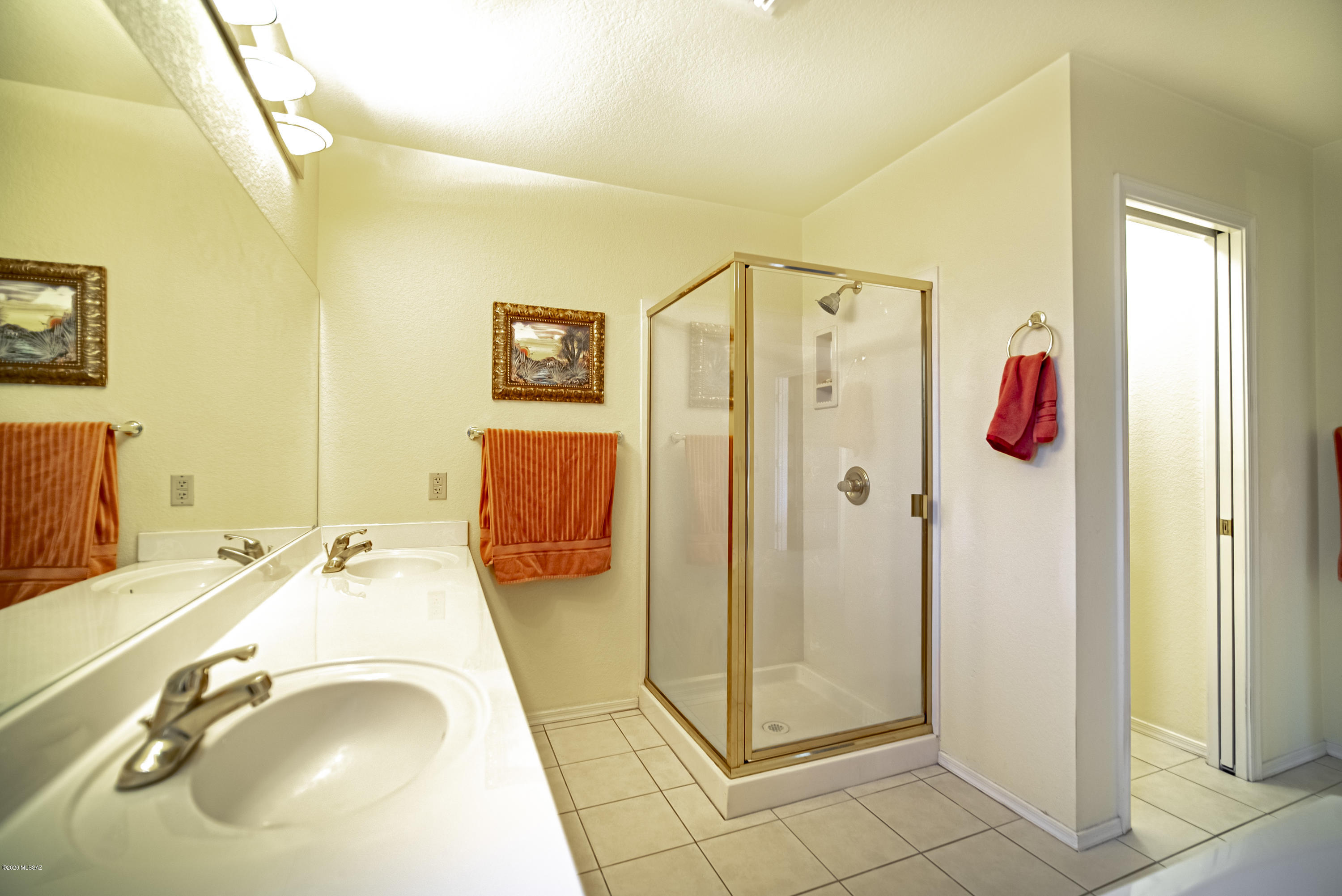 1241 N Paseo Del Cervato