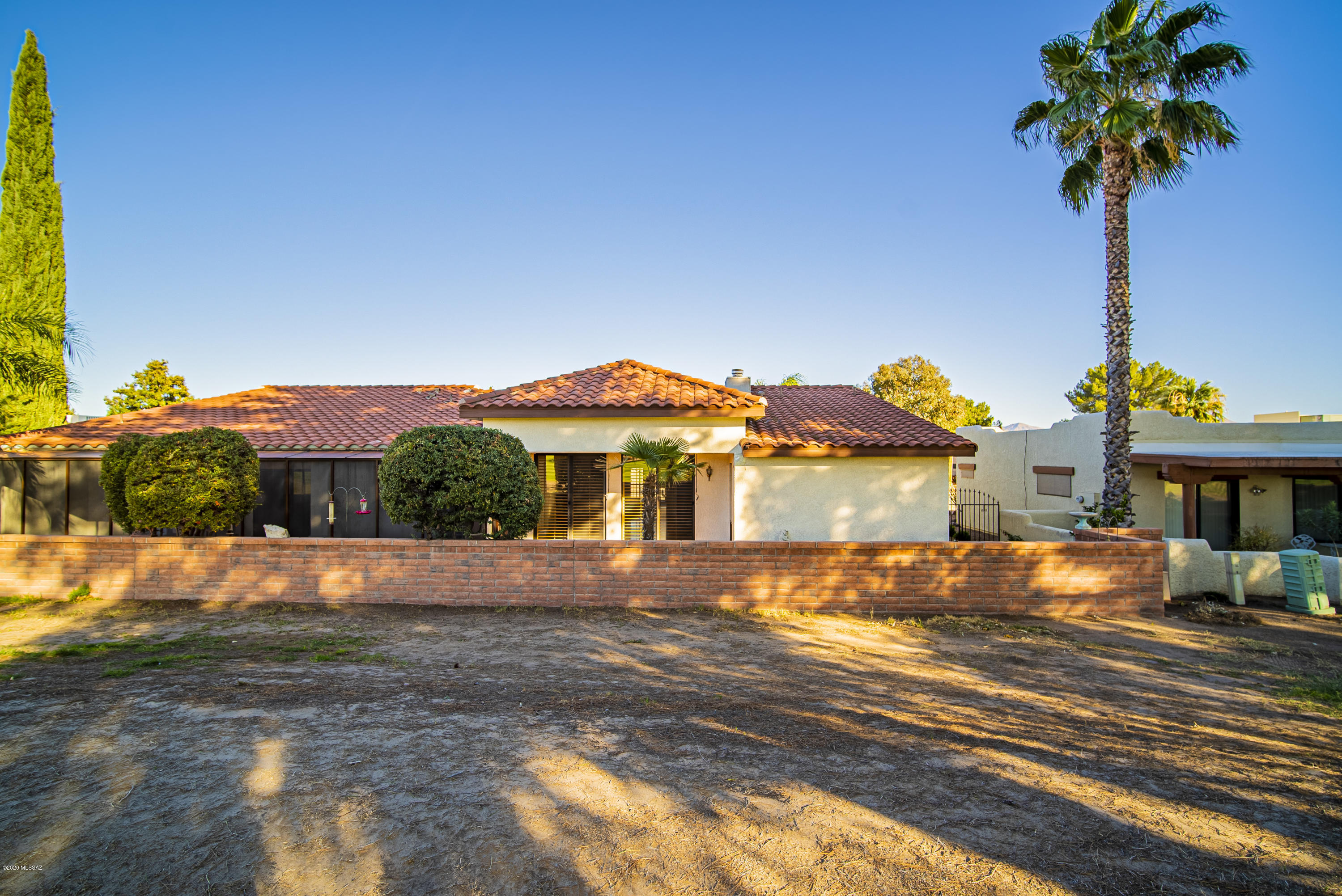 1241 N Paseo Del Cervato