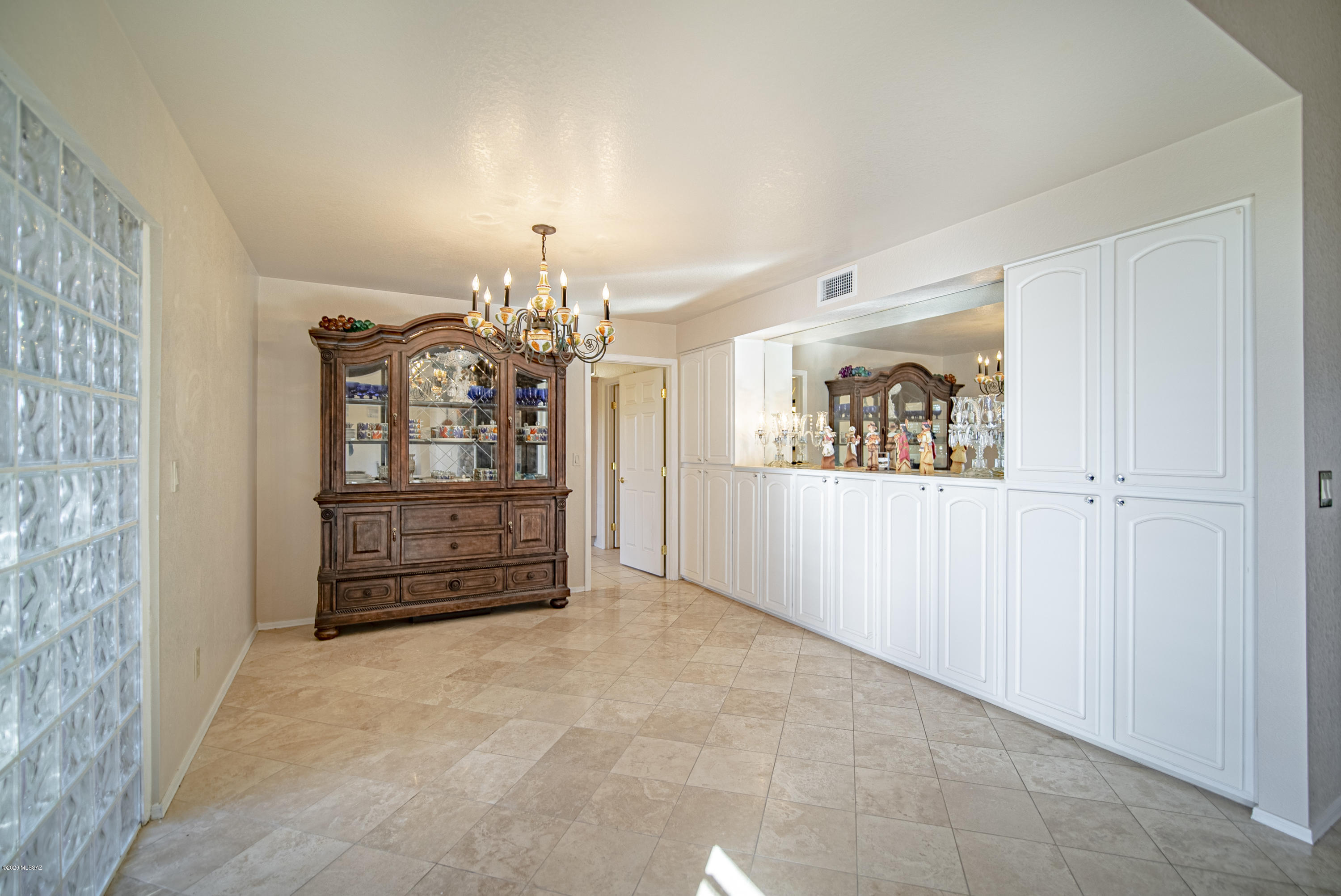 1241 N Paseo Del Cervato