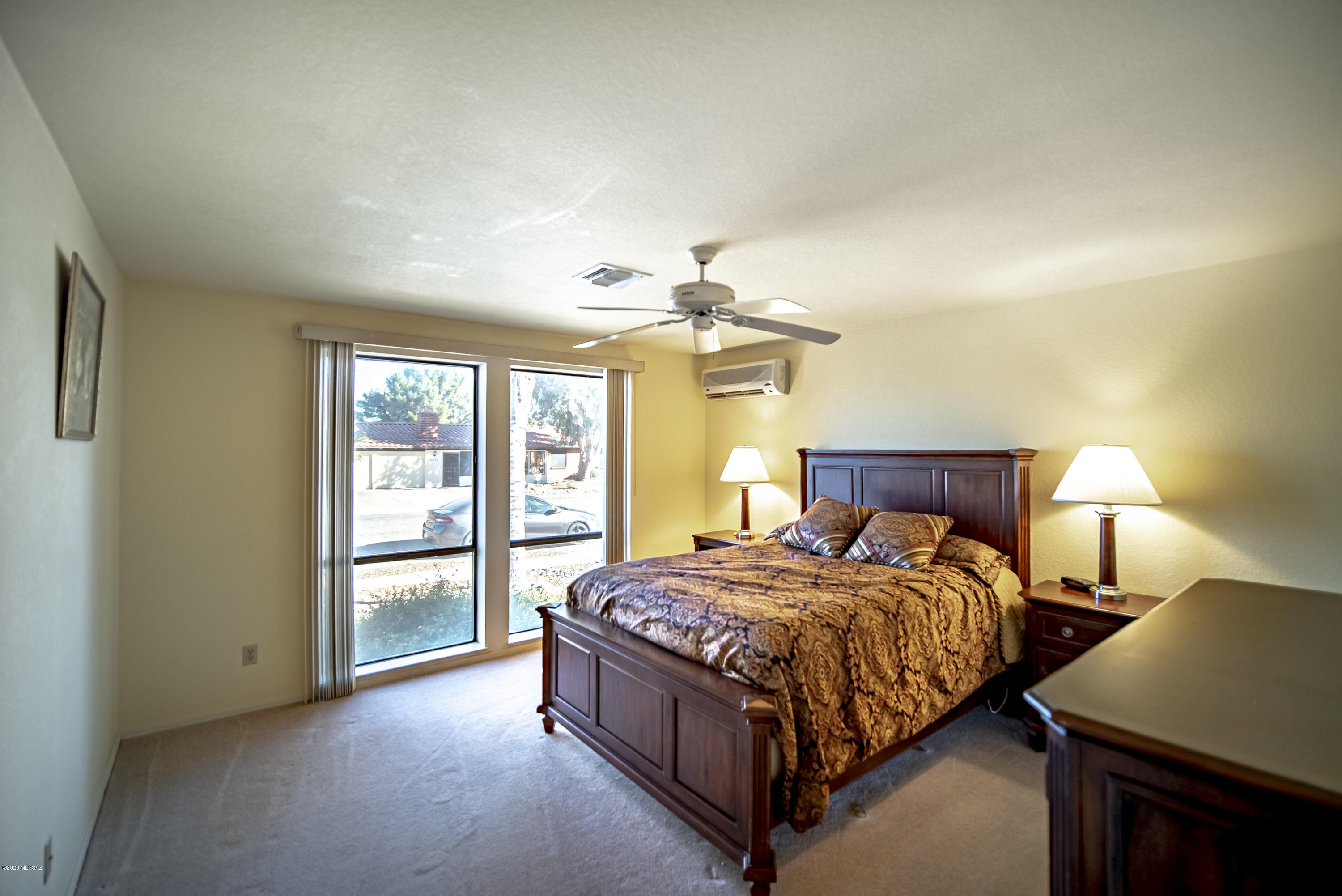 1241 N Paseo Del Cervato