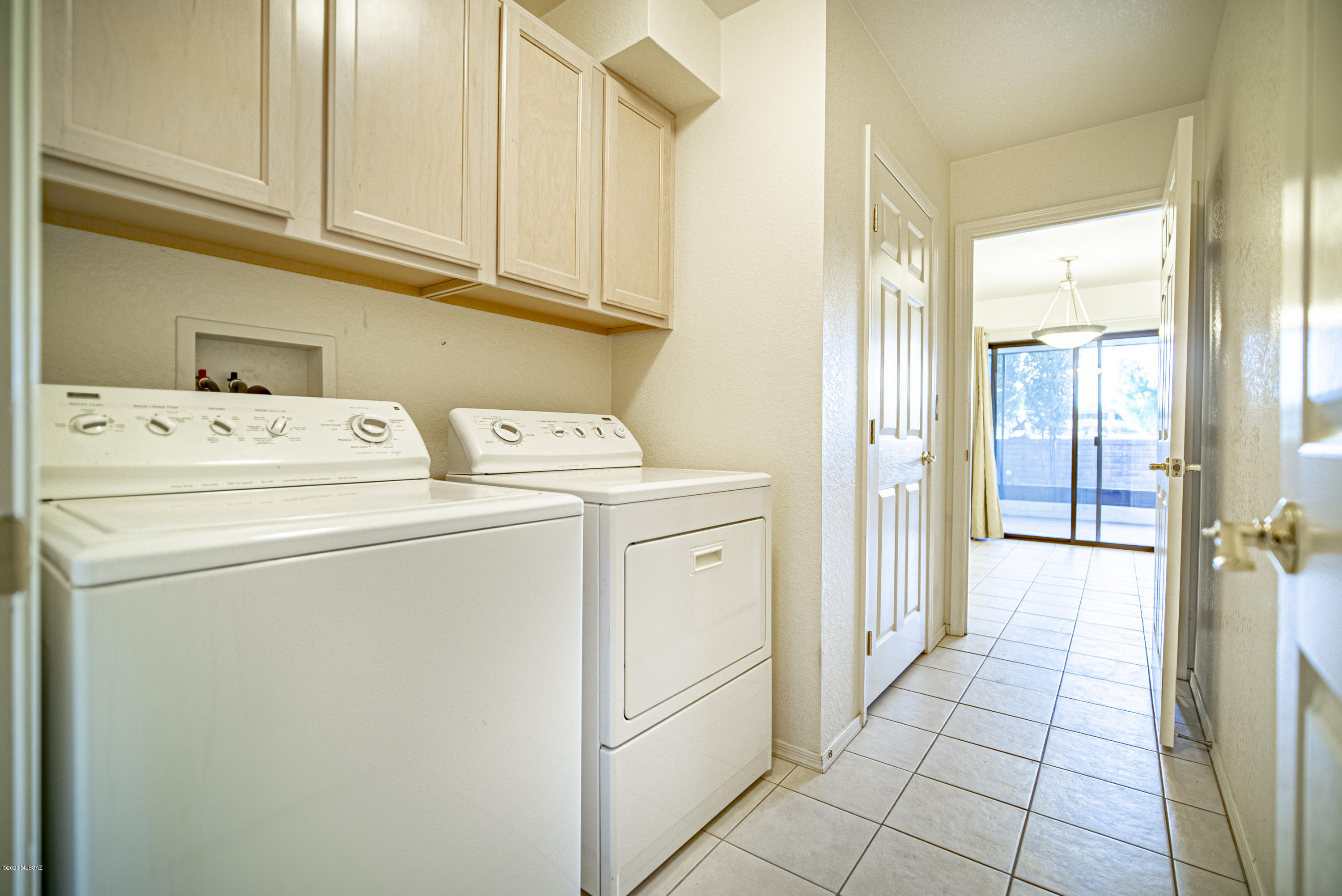 1241 N Paseo Del Cervato