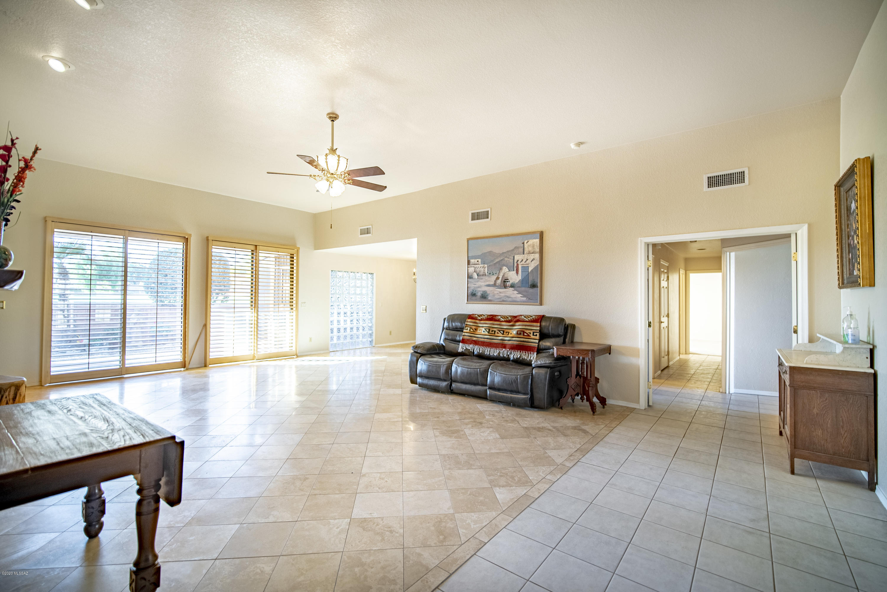 1241 N Paseo Del Cervato