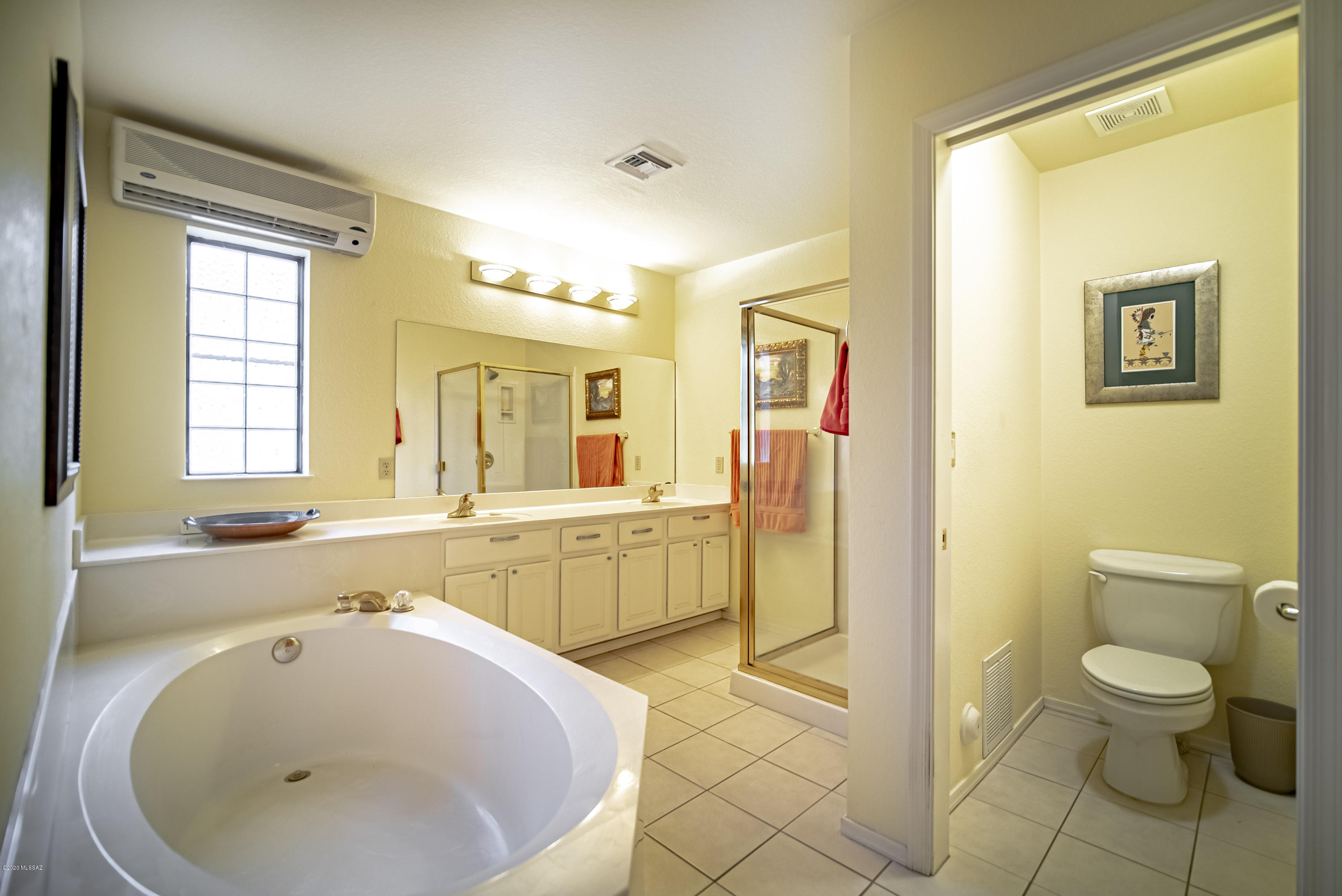 1241 N Paseo Del Cervato