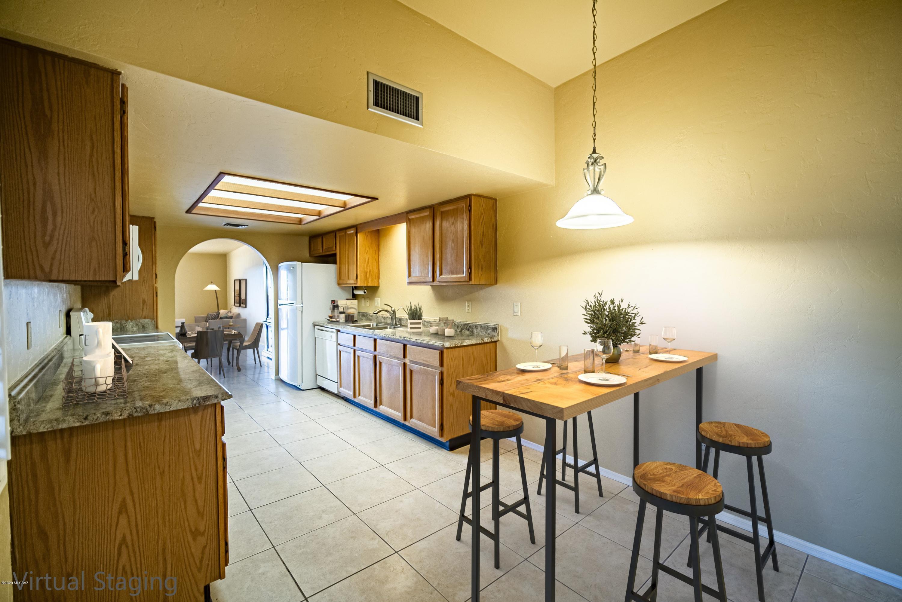 1631 W Calle del Grajo