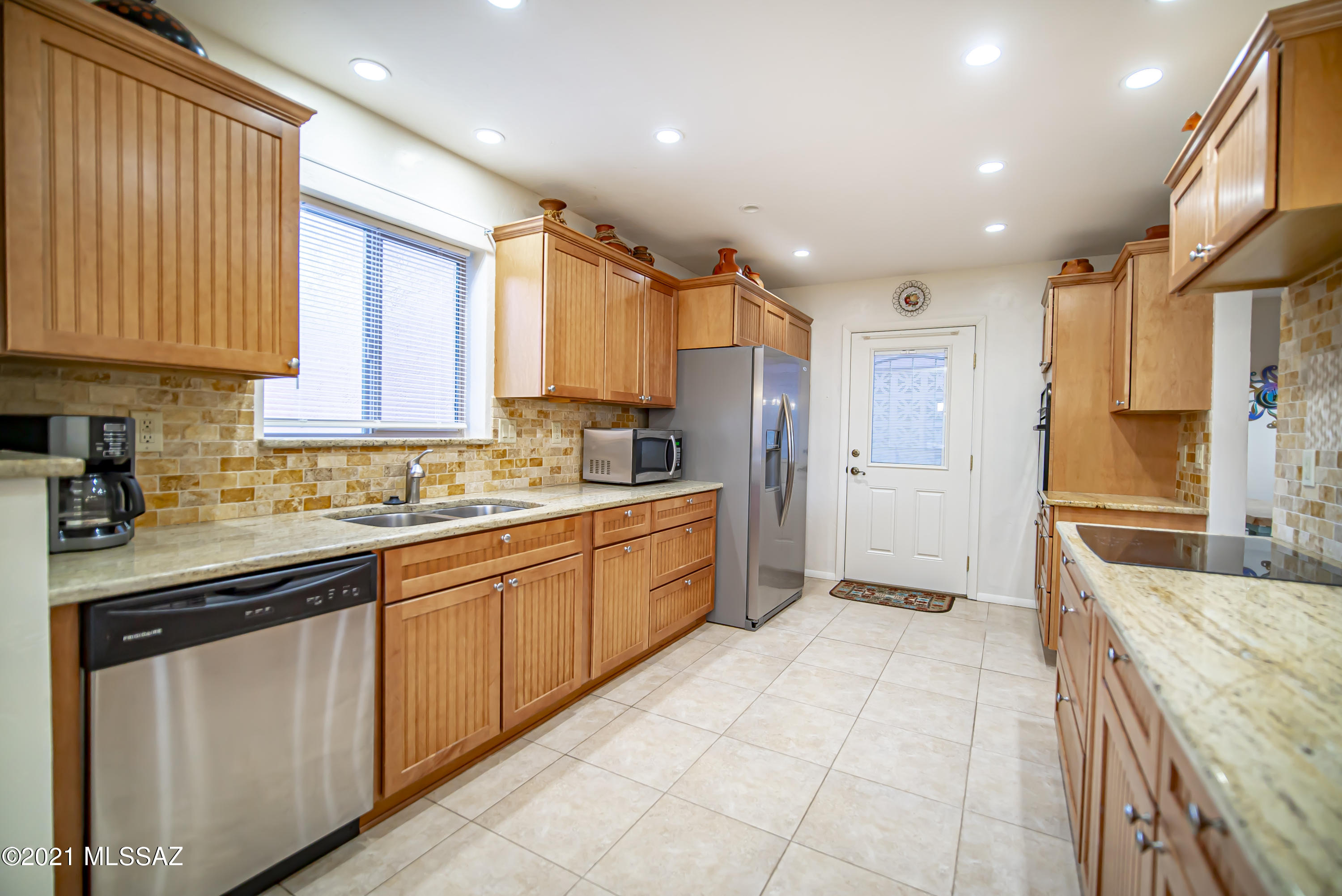 226 E Paseo Chuparosas