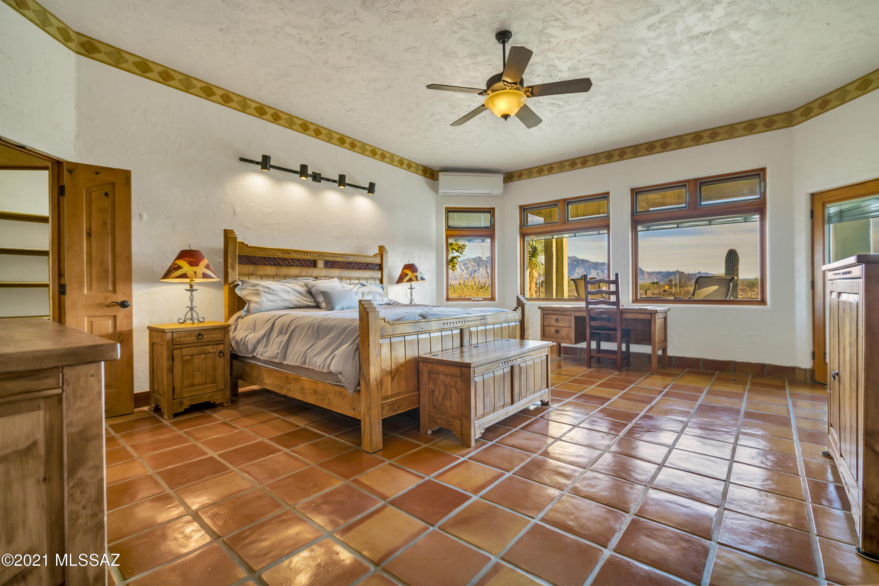 947 S Paseo De La Lira