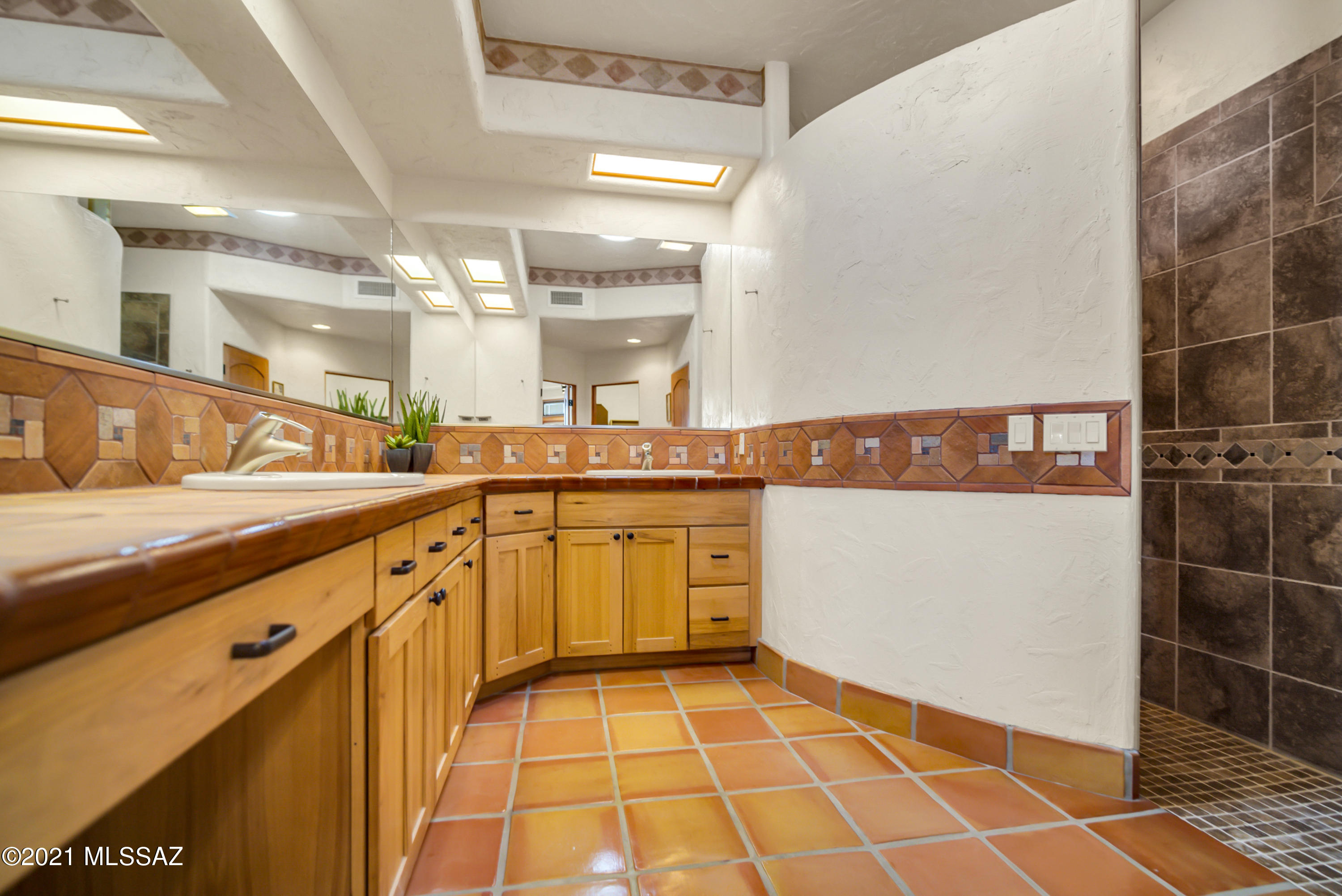 947 S Paseo De La Lira