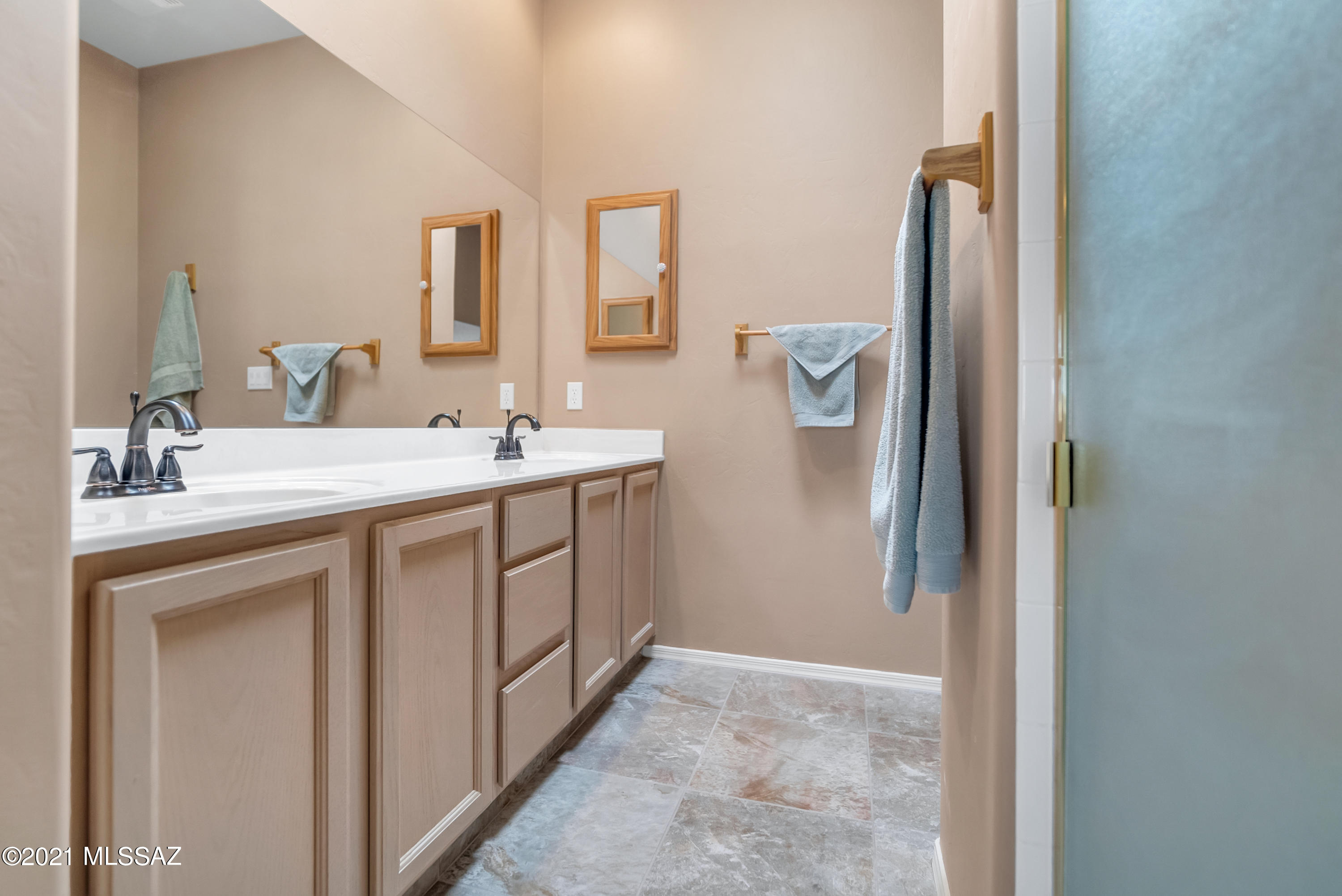 2355 S Orchard View Drive