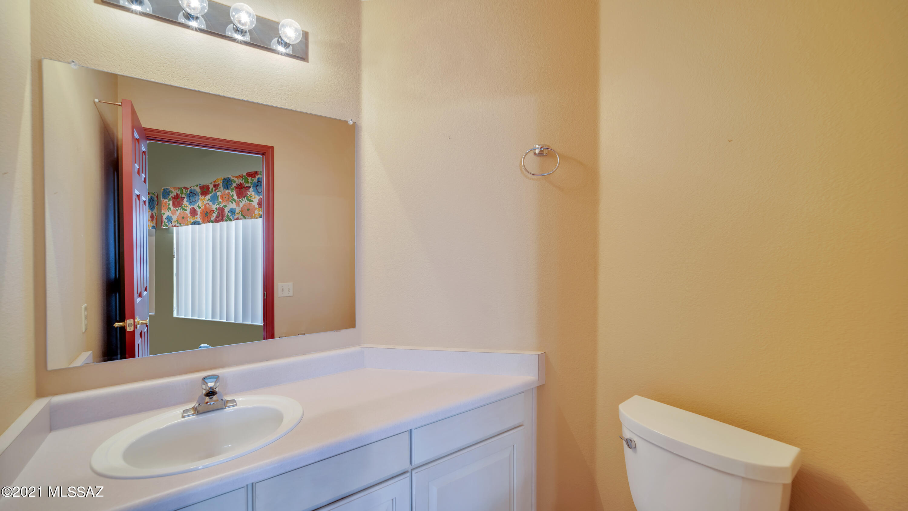 668 W Union Bell Drive